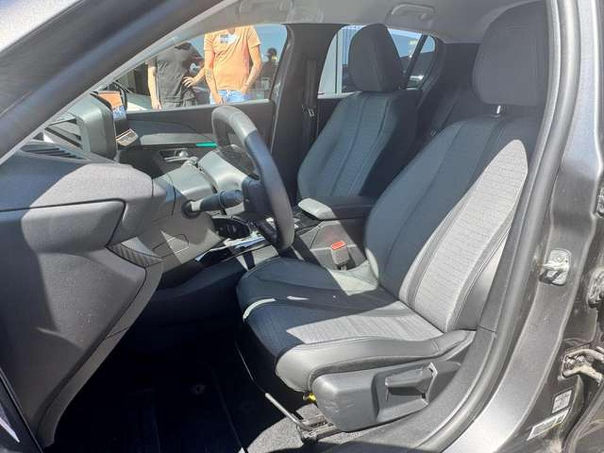 Peugeot 208 208 Allure Pack // jusqu'à 36mois de garantie (2023) - Photo 10