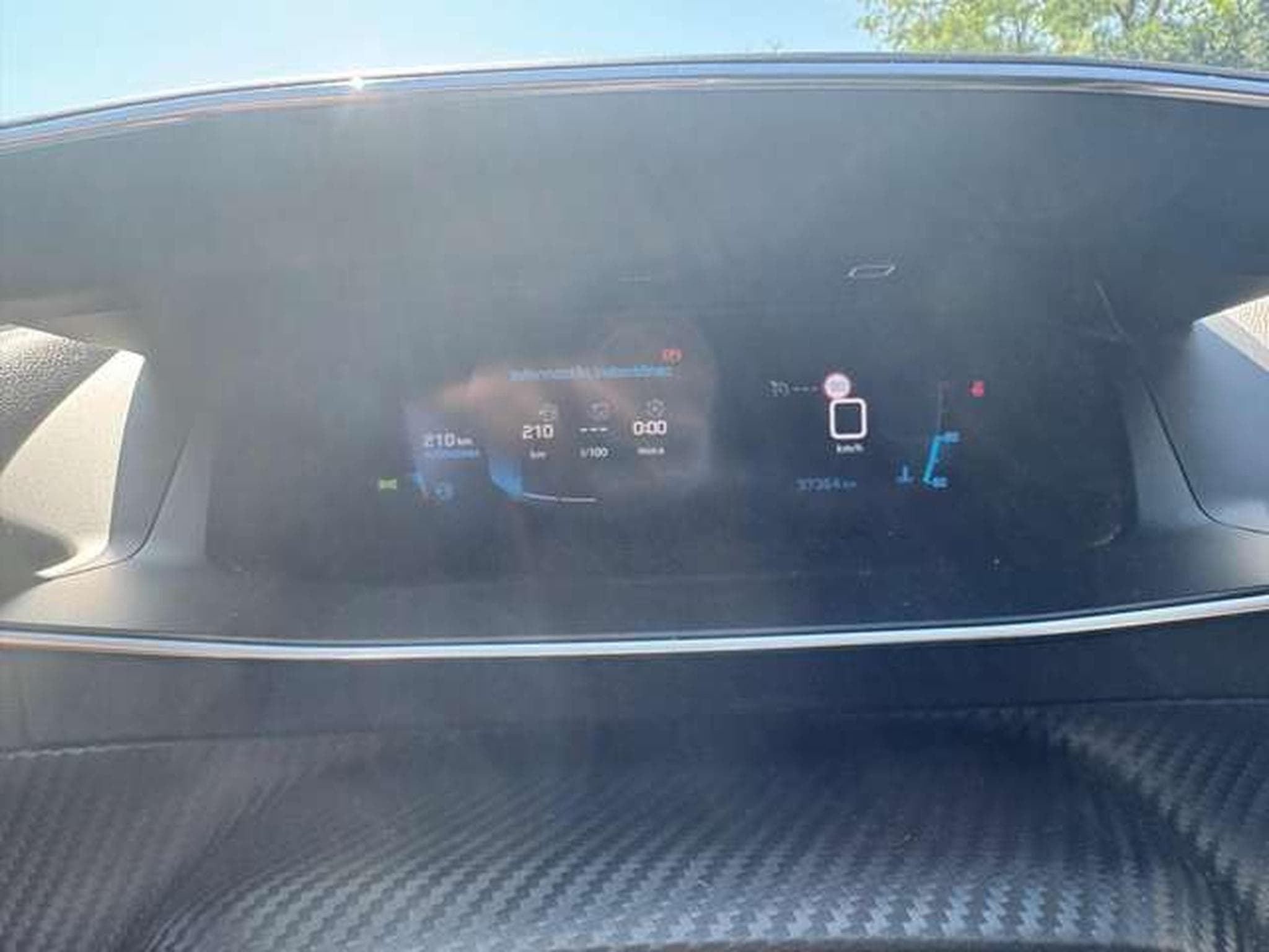 Peugeot 208 208 Allure Pack // jusqu'à 36mois de garantie (2023) - Photo 13