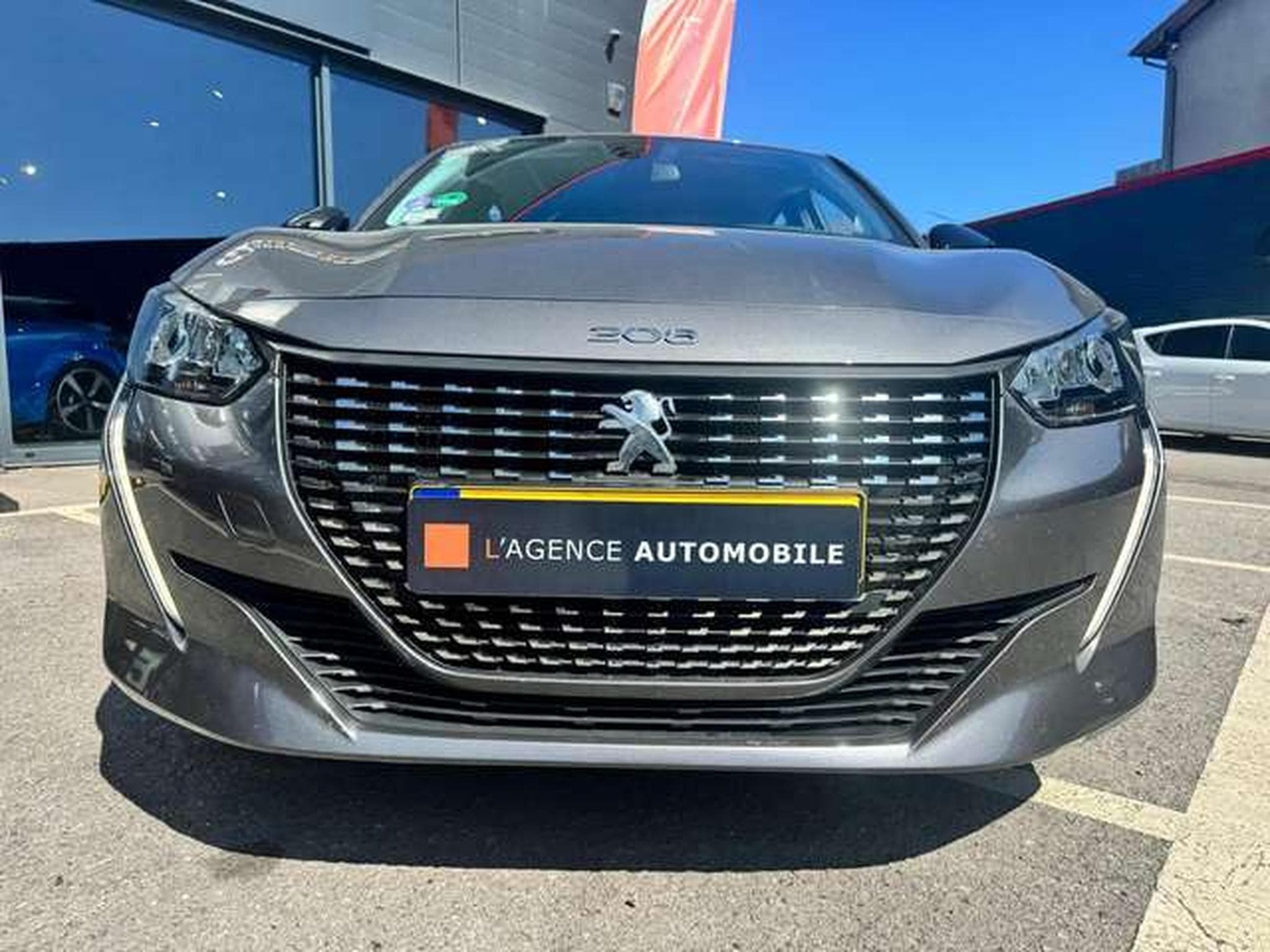 Peugeot 208 208 Allure Pack // jusqu'à 36mois de garantie (2023) - Photo 3