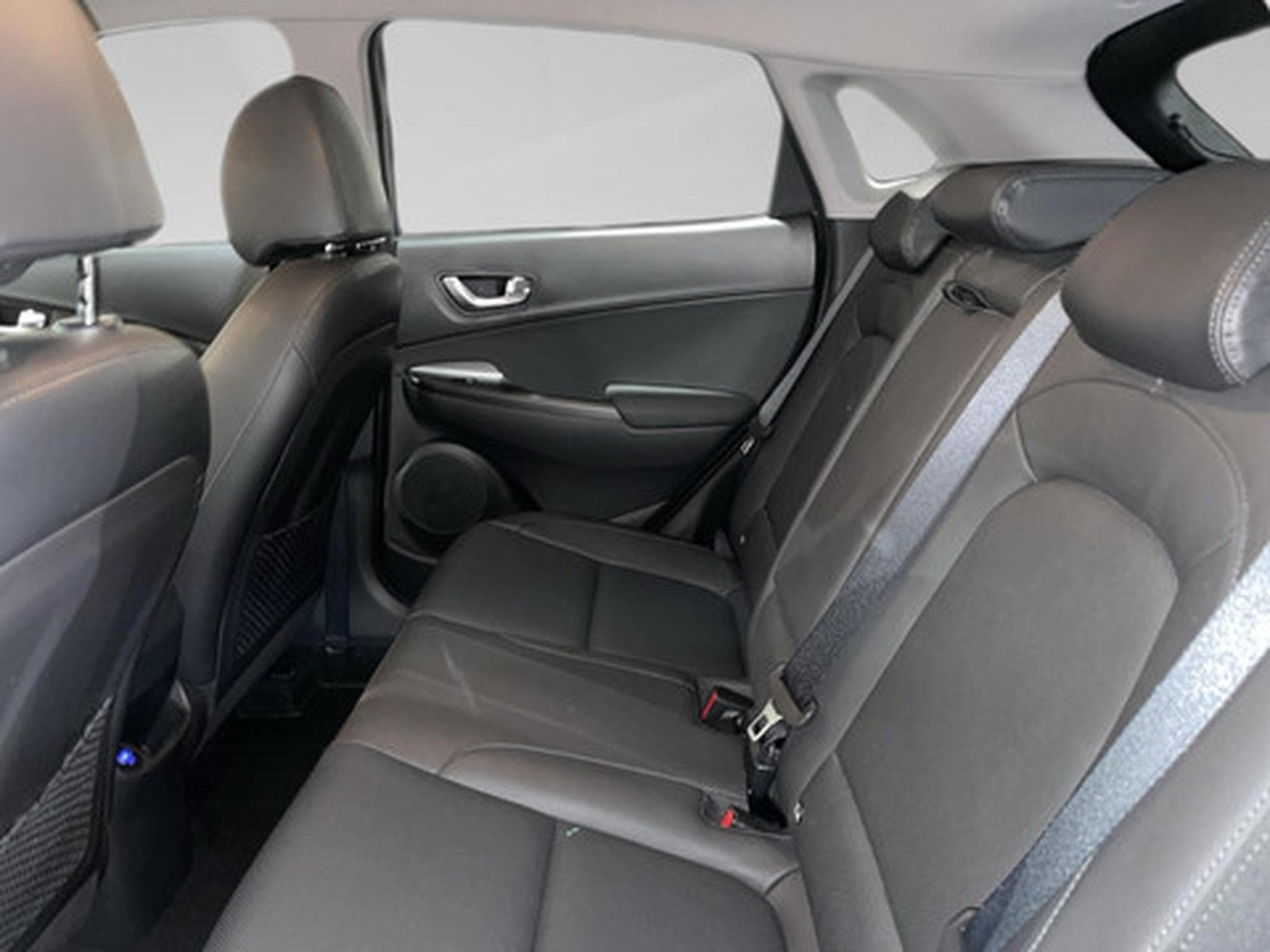 Hyundai Kona 1.6 GDi Hybrid Shine 6-DCT (2023) - Photo 11