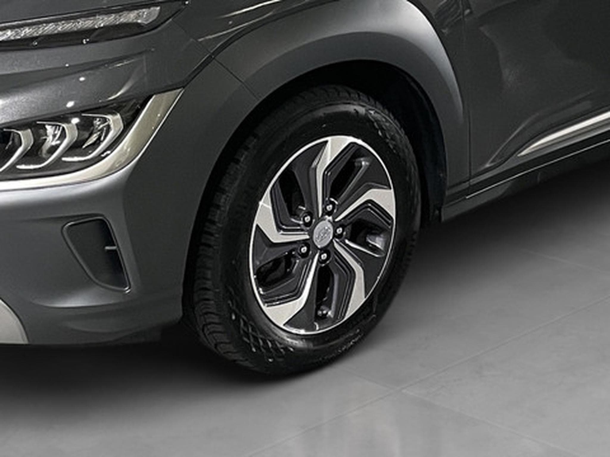 Hyundai Kona 1.6 GDi Hybrid Shine 6-DCT (2023) - Photo 20