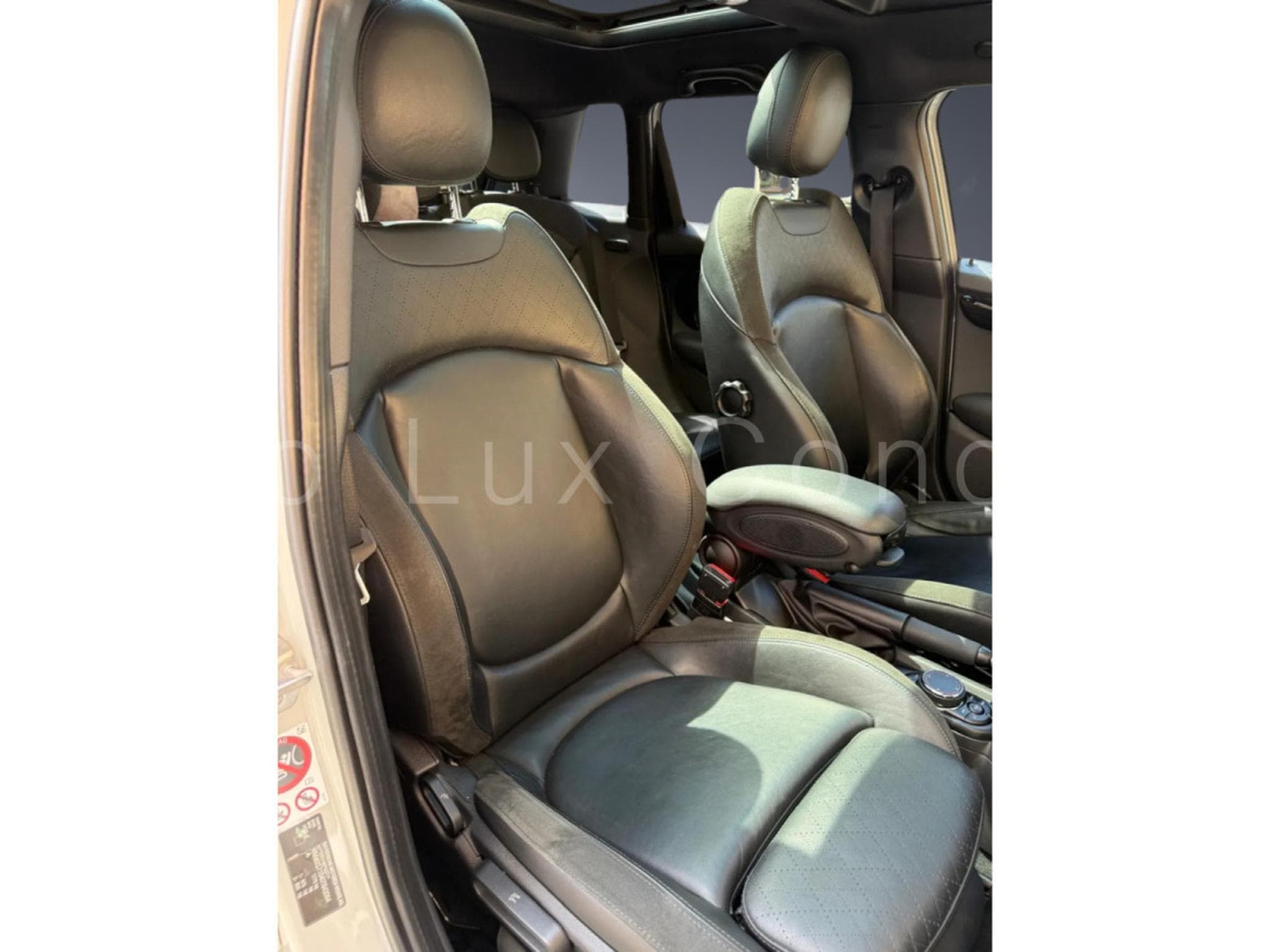 Mini Cooper S 5 portes (2016) - Photo 10