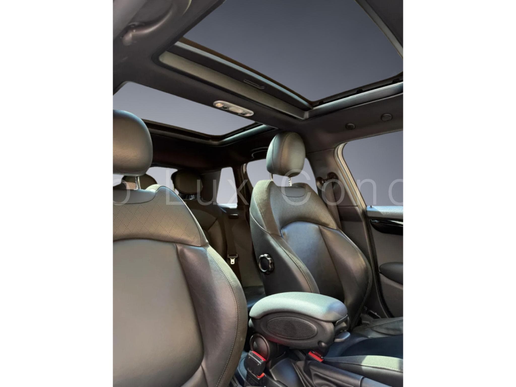 Mini Cooper S 5 portes (2016) - Photo 12