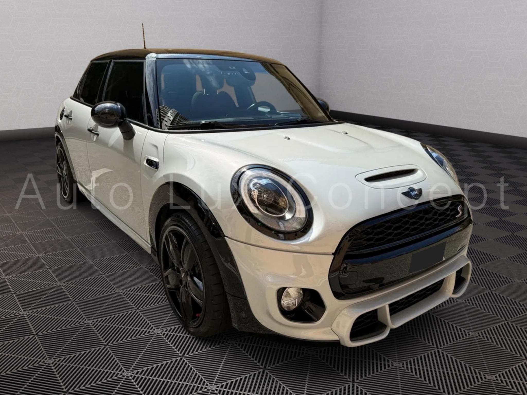 Mini Cooper S 5 portes (2016) - Photo 3