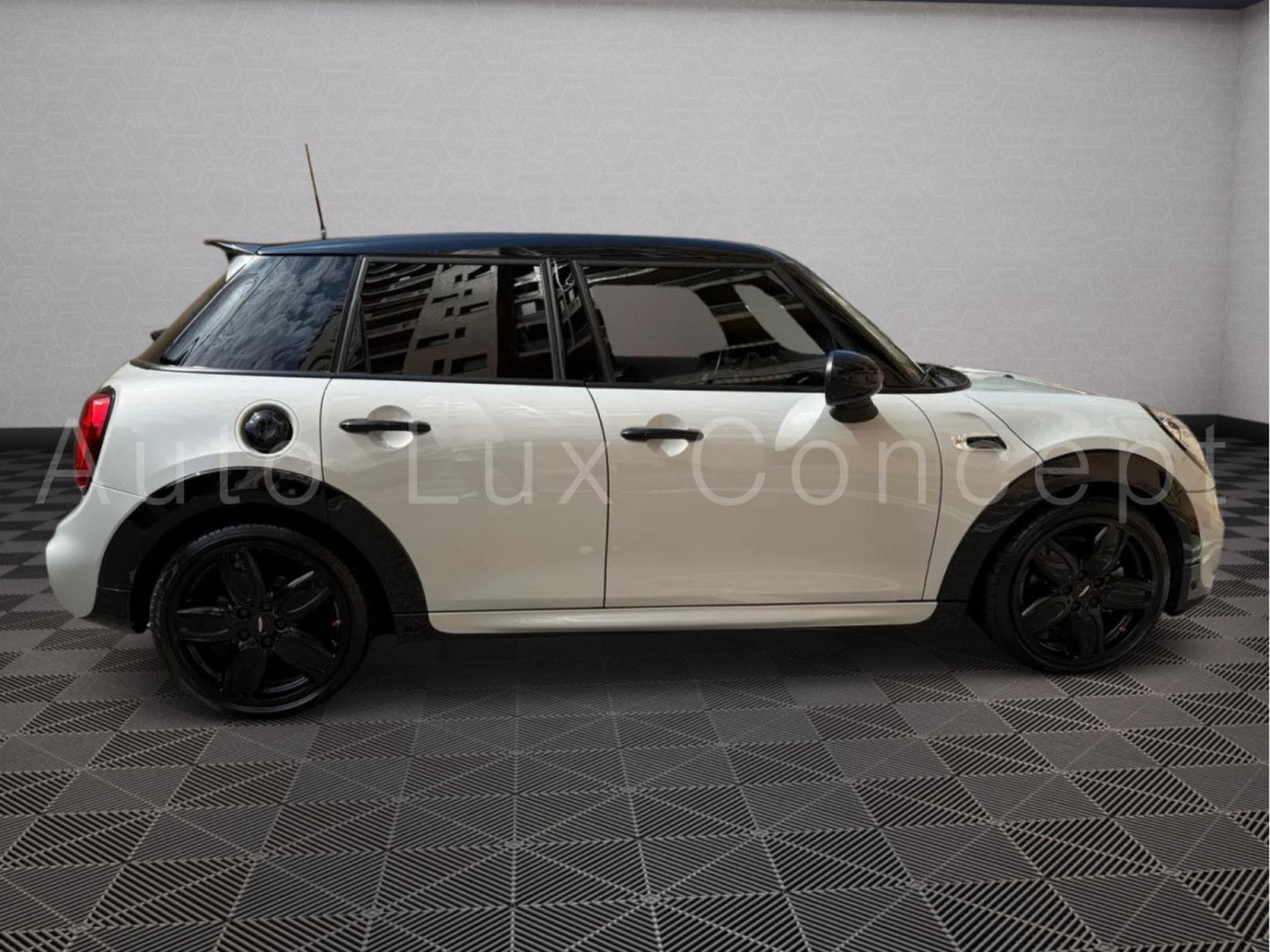 Mini Cooper S 5 portes (2016) - Photo 4
