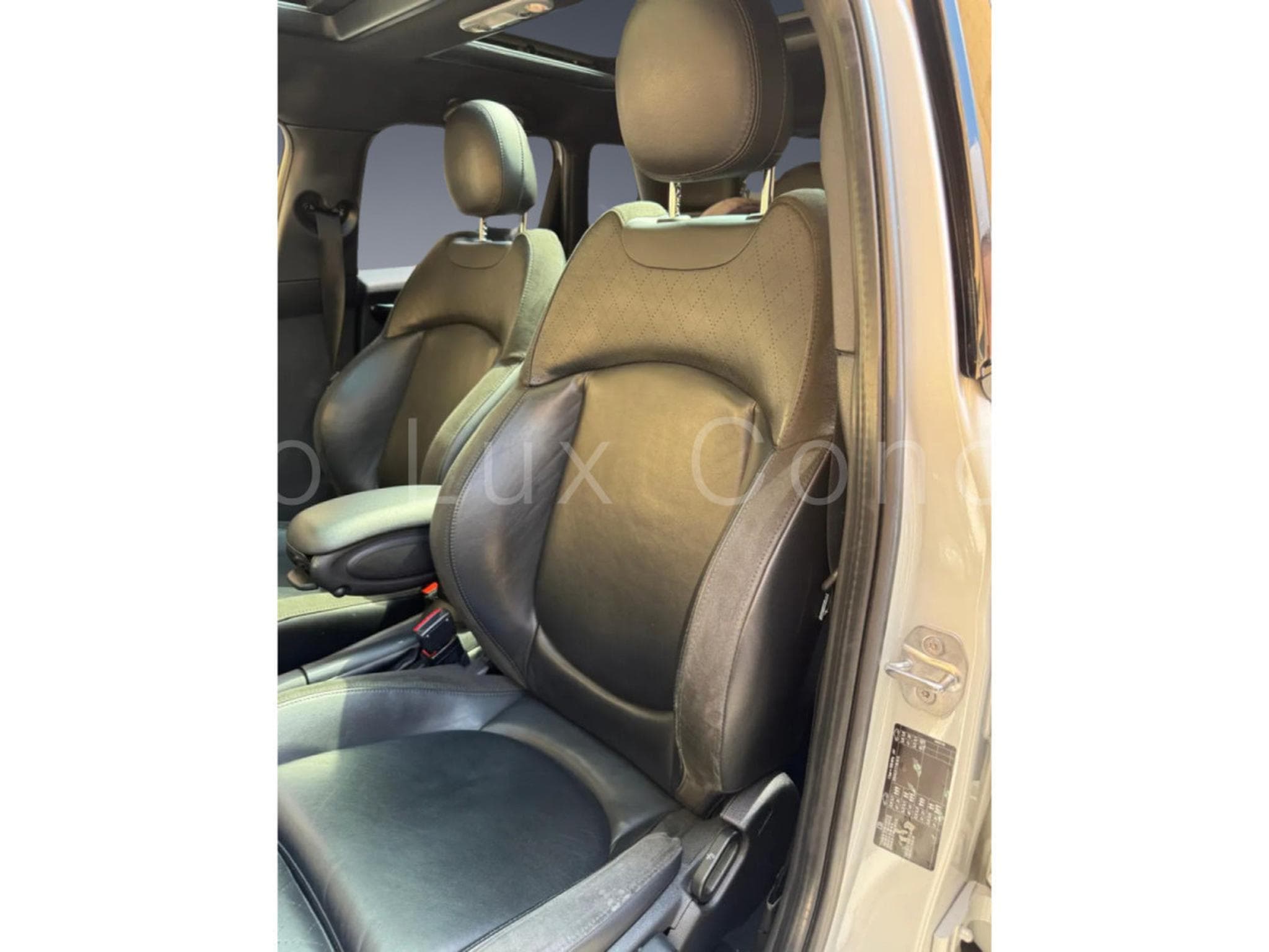 Mini Cooper S 5 portes (2016) - Photo 9