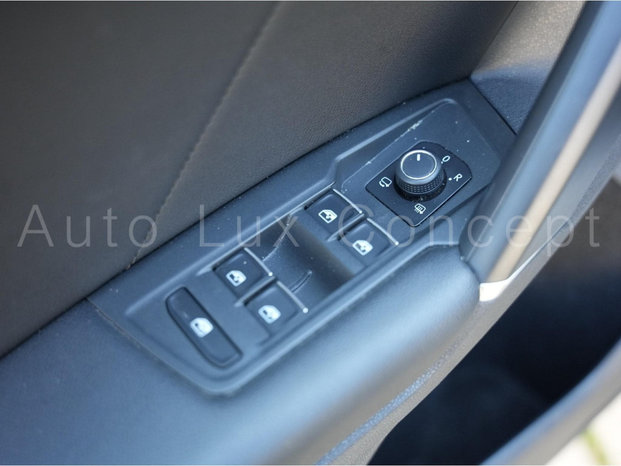 VW Tiguan 2.0 TSI 180 Carat Exclusive 4Motion DSG7 (2018) - Photo 15