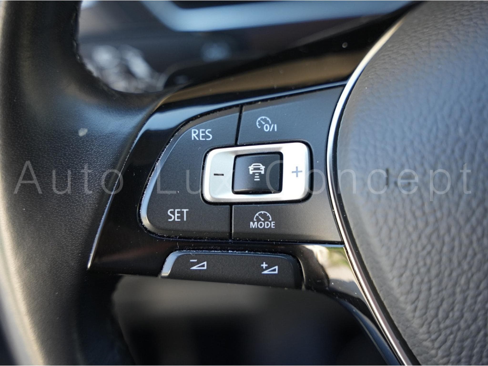 VW Tiguan 2.0 TSI 180 Carat Exclusive 4Motion DSG7 (2018) - Photo 17