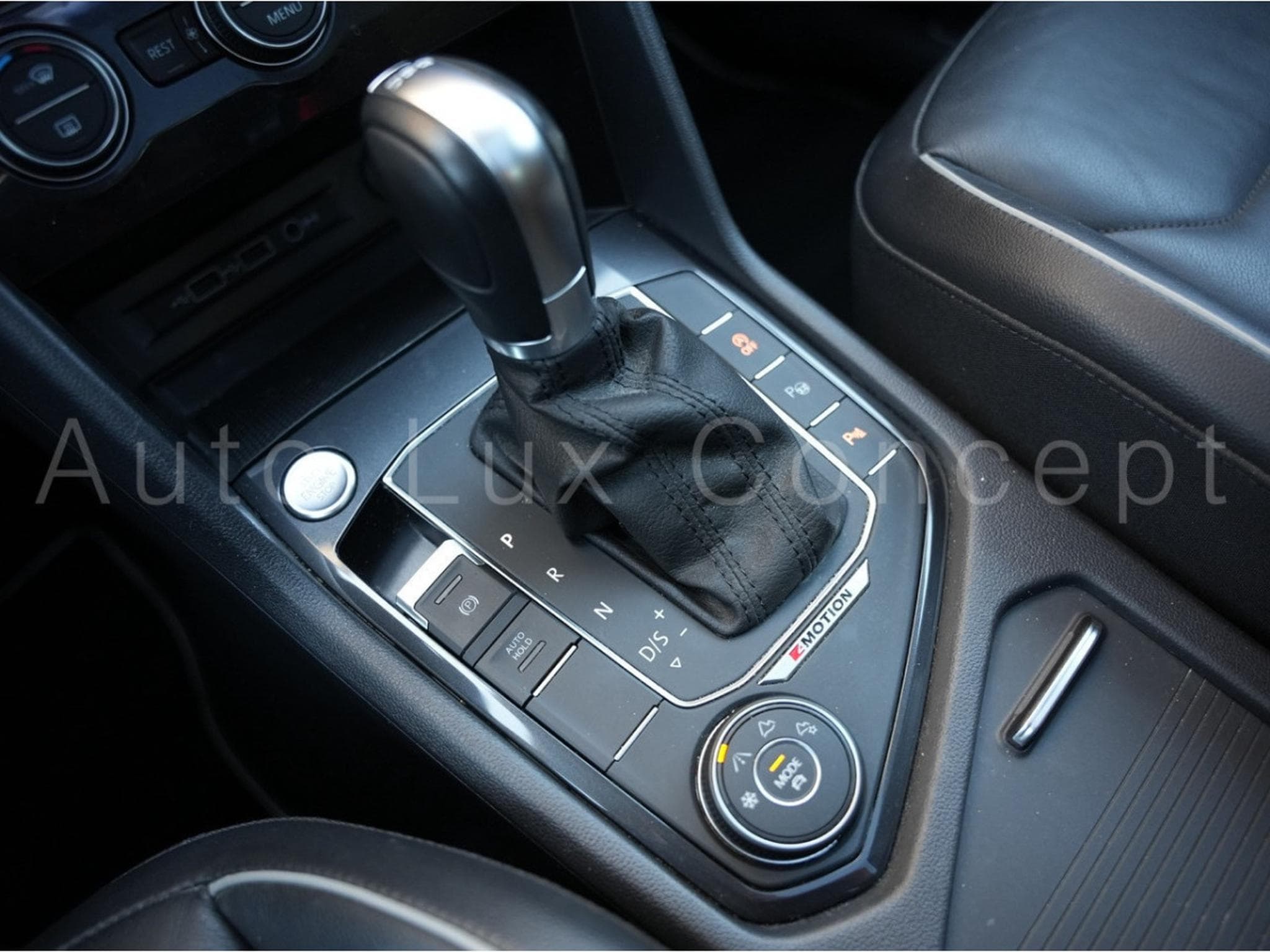 VW Tiguan 2.0 TSI 180 Carat Exclusive 4Motion DSG7 (2018) - Photo 21