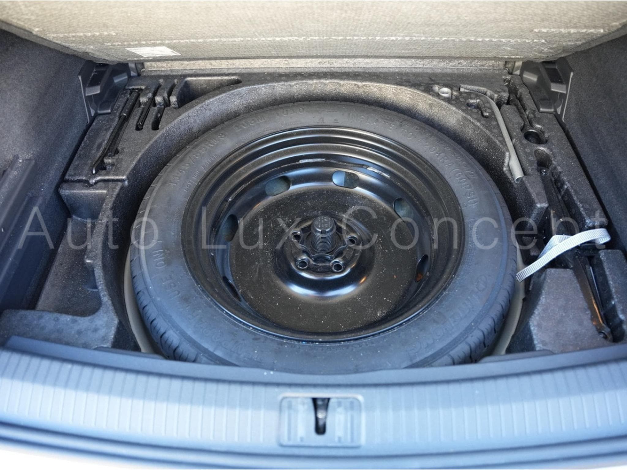 VW Tiguan 2.0 TSI 180 Carat Exclusive 4Motion DSG7 (2018) - Photo 24