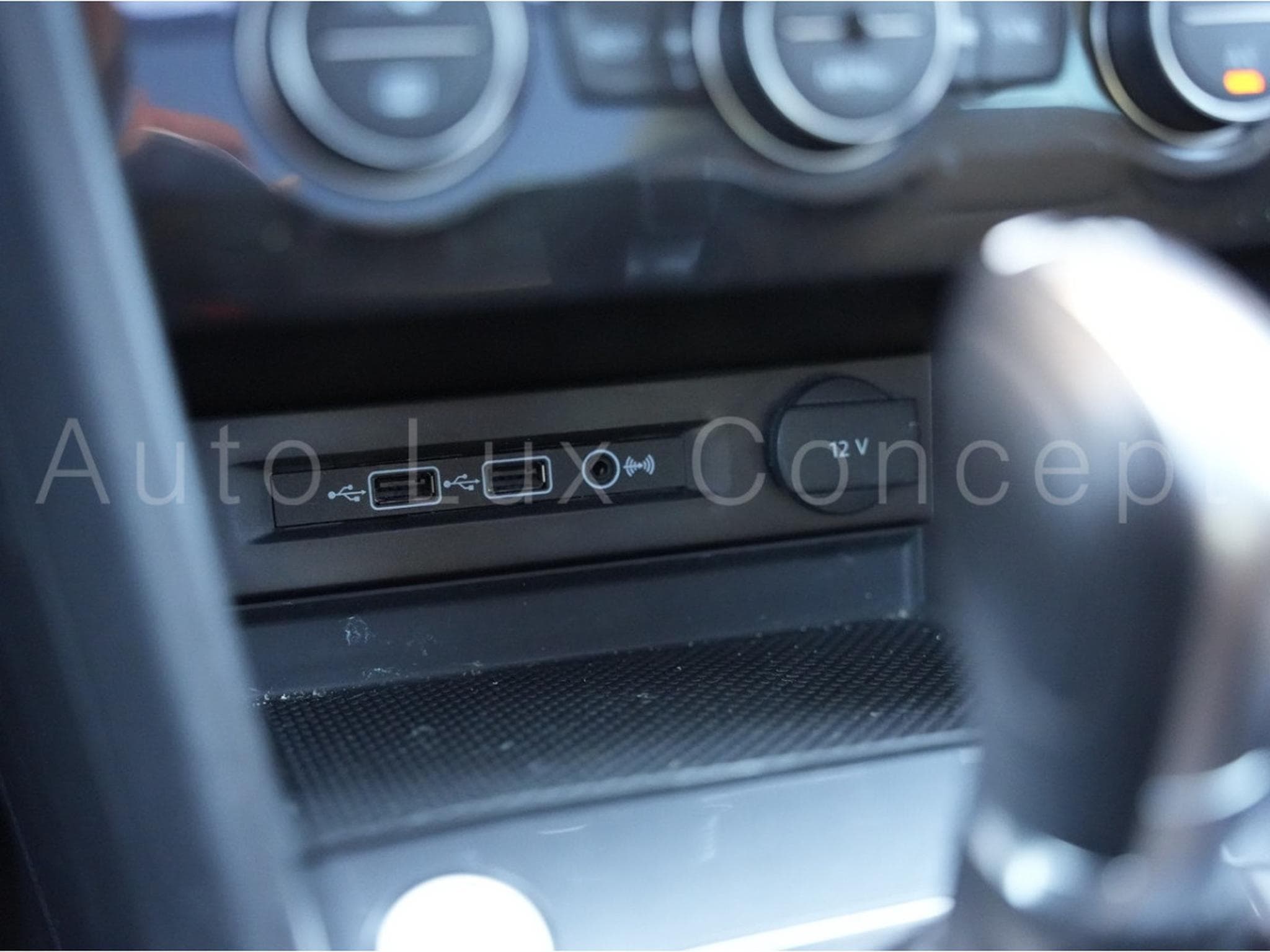 VW Tiguan 2.0 TSI 180 Carat Exclusive 4Motion DSG7 (2018) - Photo 30