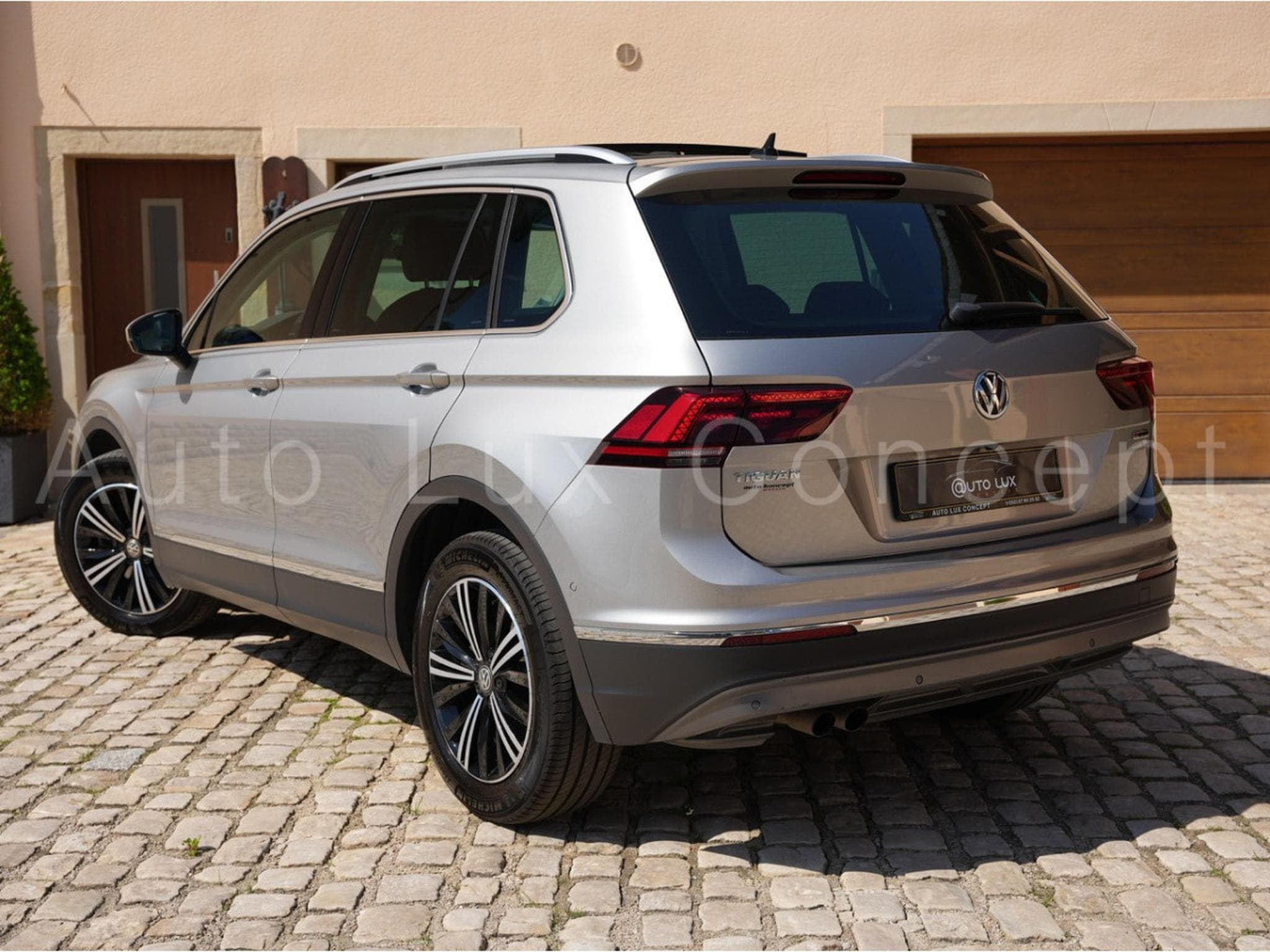 VW Tiguan 2.0 TSI 180 Carat Exclusive 4Motion DSG7 (2018) - Photo 4