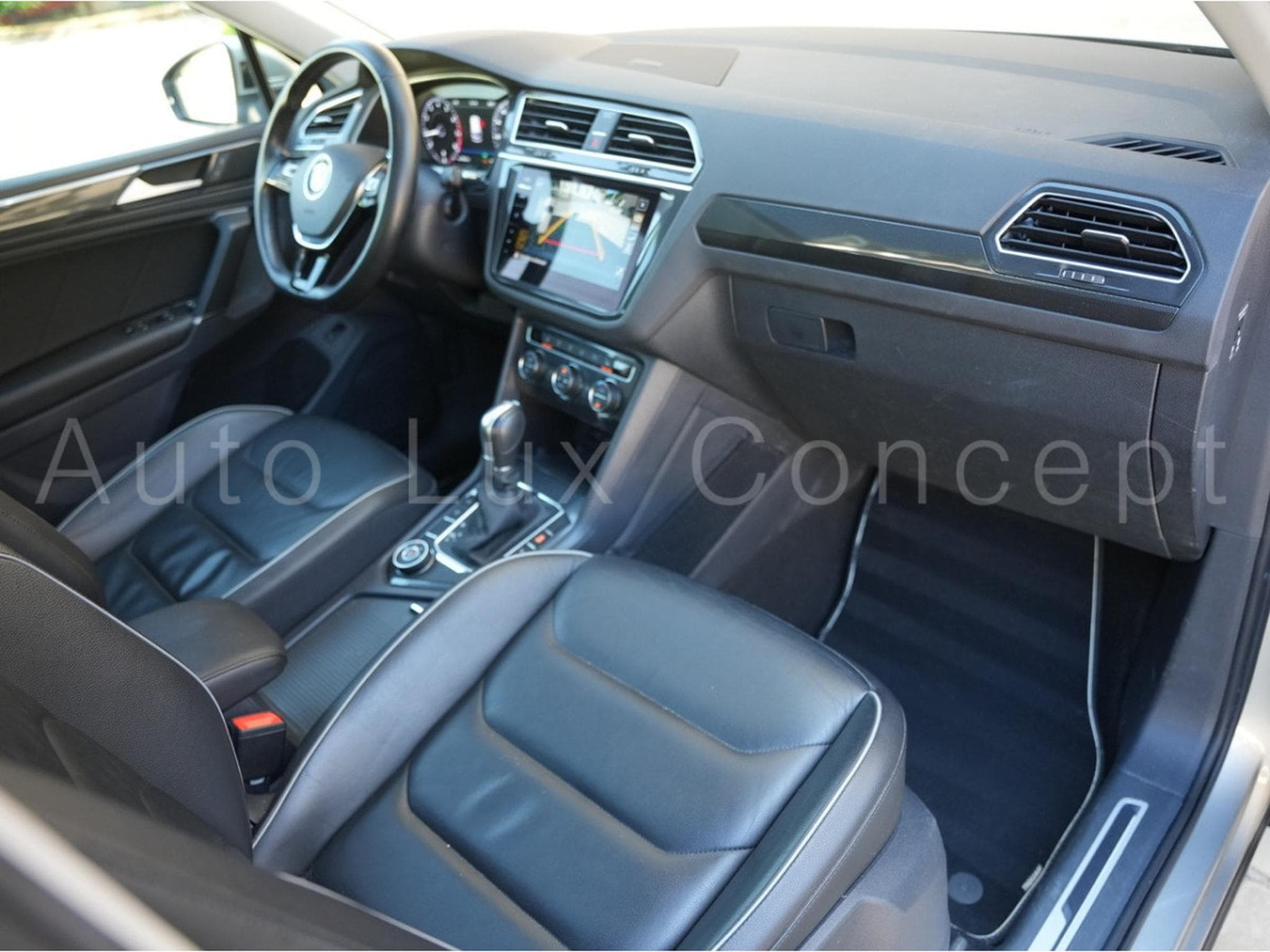VW Tiguan 2.0 TSI 180 Carat Exclusive 4Motion DSG7 (2018) - Photo 6