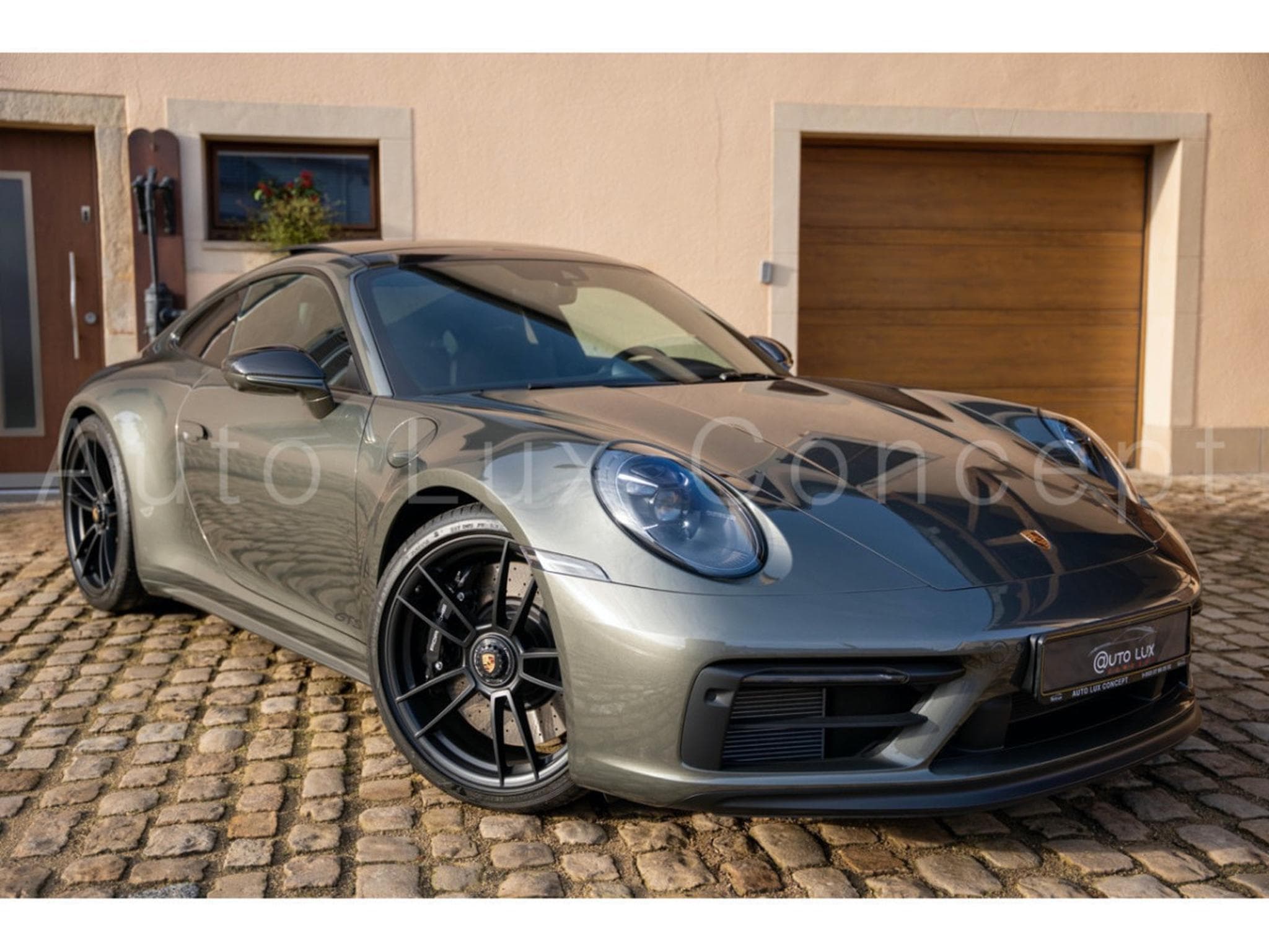 Porsche 911 911 Carrera GTS (2022) - Photo 2