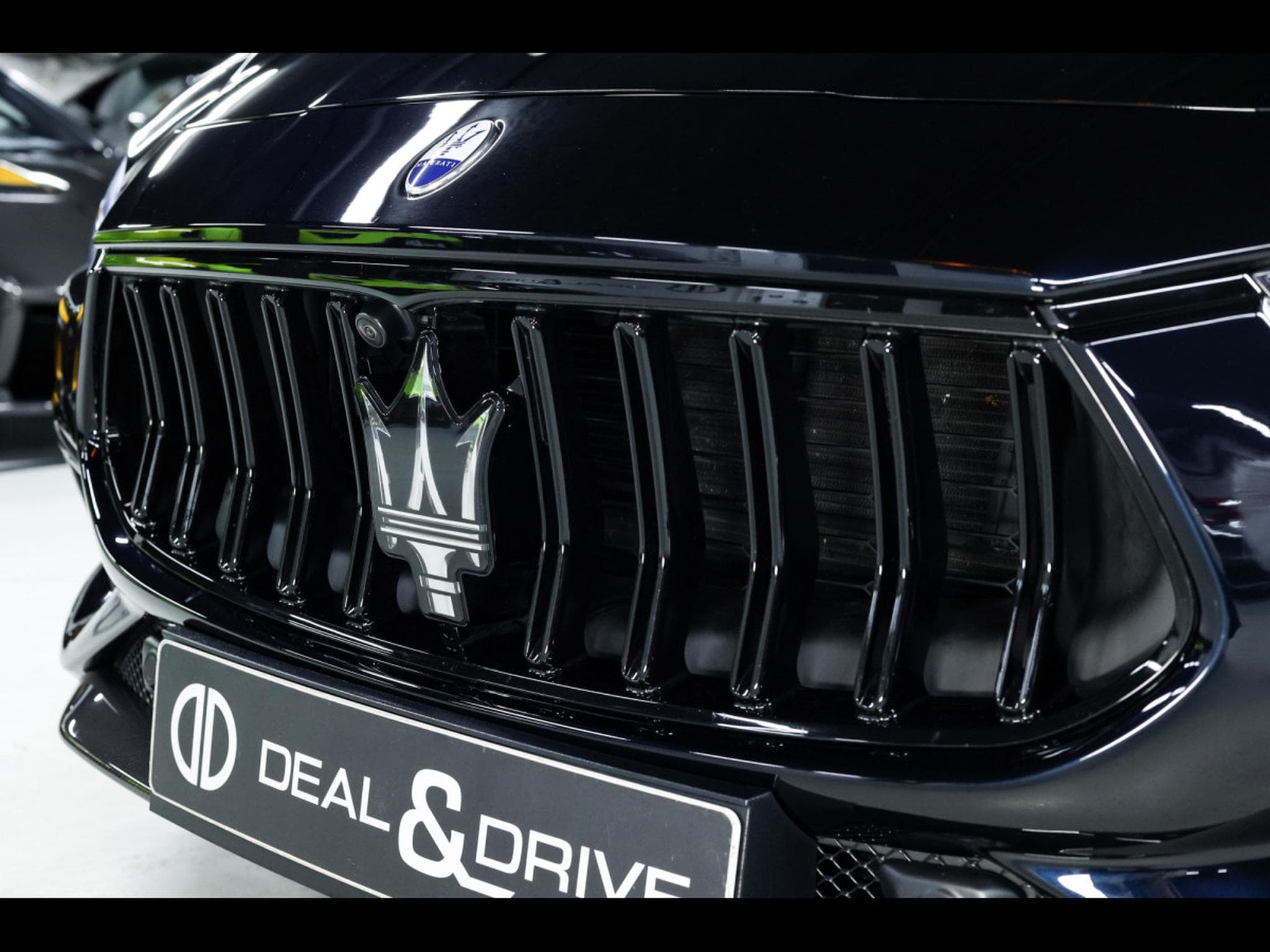 Maserati Ghibli TROFEO 3.8 V8 RWD (580 CH) – CARBON PACK INT / EXT (2023) - Photo 21