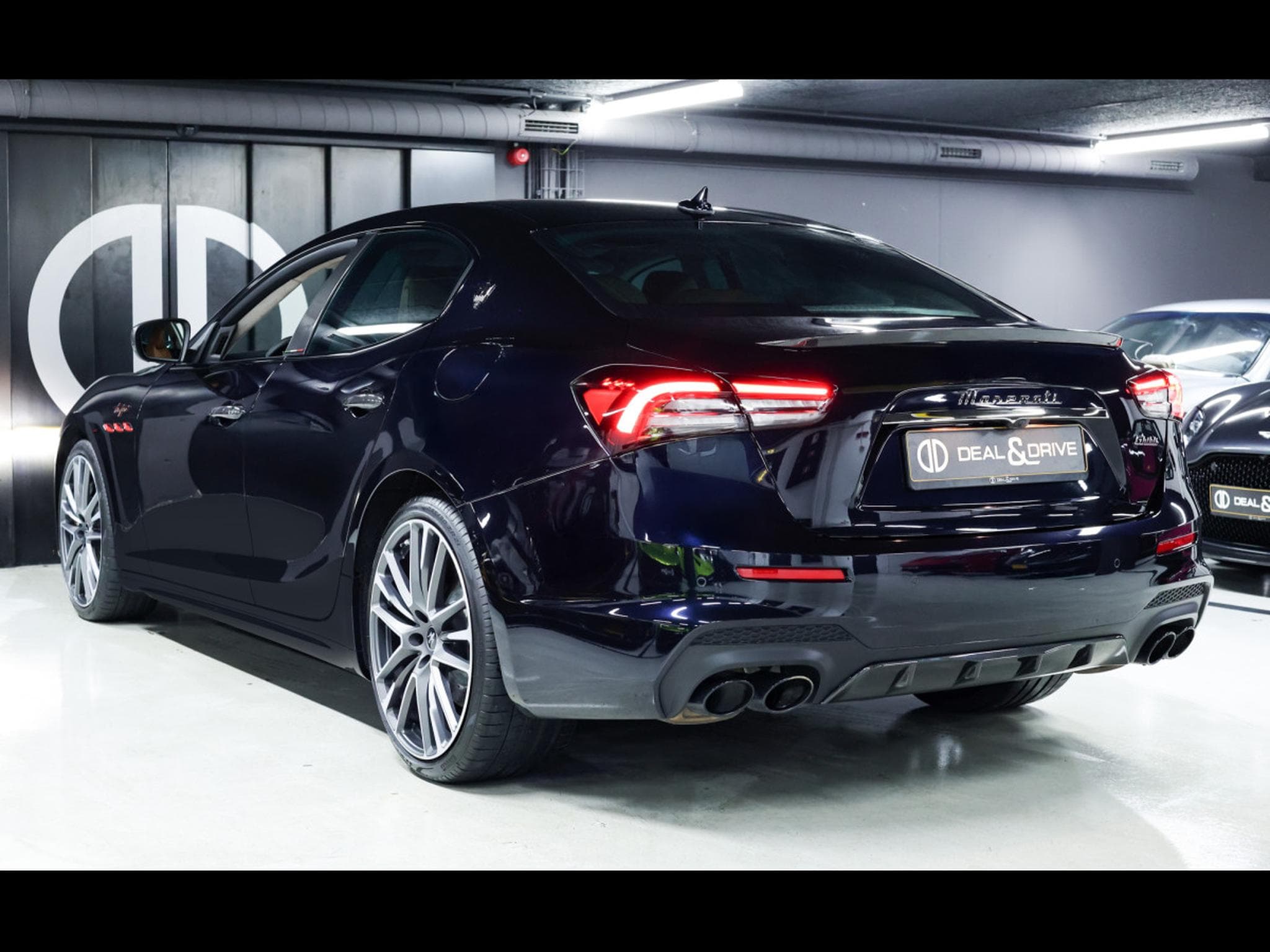 Maserati Ghibli TROFEO 3.8 V8 RWD (580 CH) – CARBON PACK INT / EXT (2023) - Photo 3