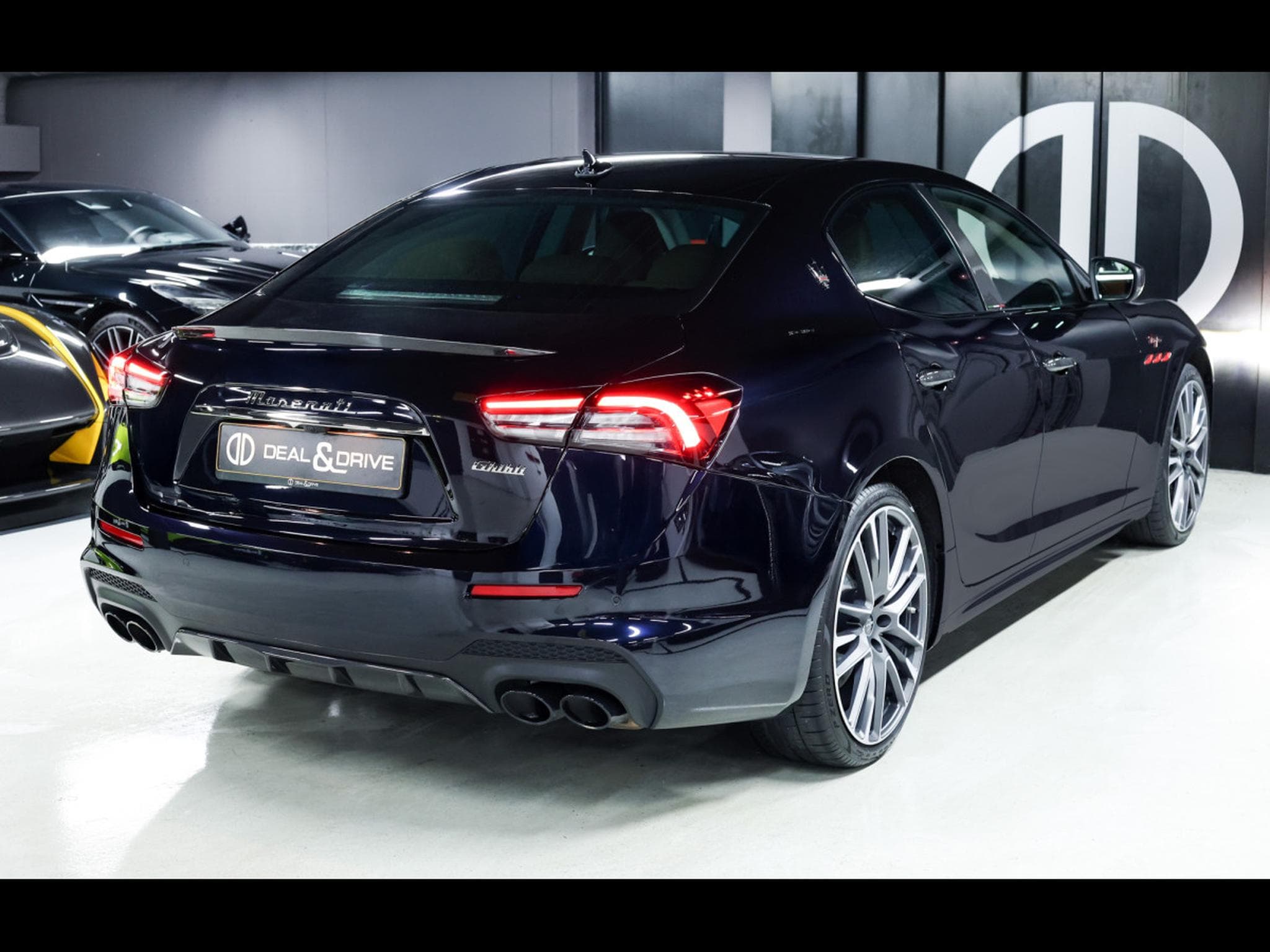 Maserati Ghibli TROFEO 3.8 V8 RWD (580 CH) – CARBON PACK INT / EXT (2023) - Photo 7
