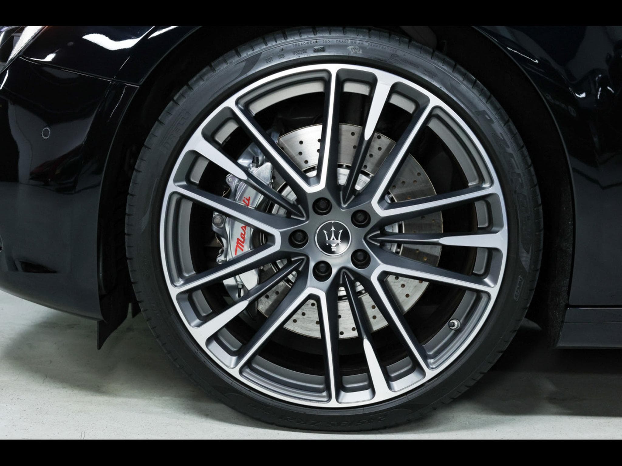 Maserati Ghibli TROFEO 3.8 V8 RWD (580 CH) – CARBON PACK INT / EXT (2023) - Photo 8