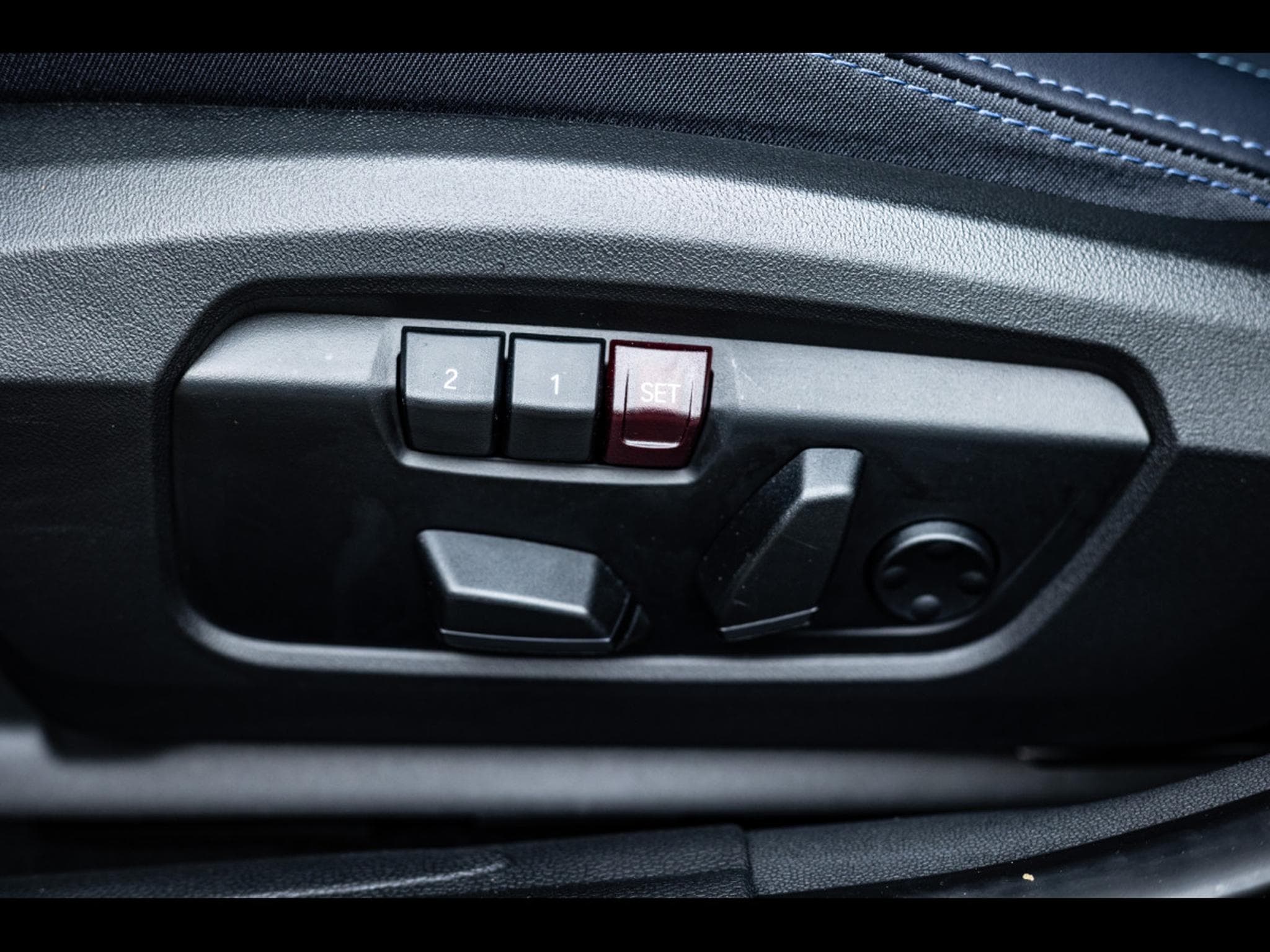 Mini Cooper S 5 PORTES AUTO FAVOURED TRIM - PACK XL - MELTING SILVER III (2025) - Photo 10