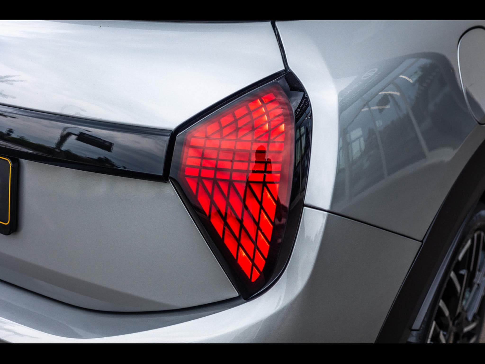 Mini Cooper S 5 PORTES AUTO FAVOURED TRIM - PACK XL - MELTING SILVER III (2025) - Photo 16