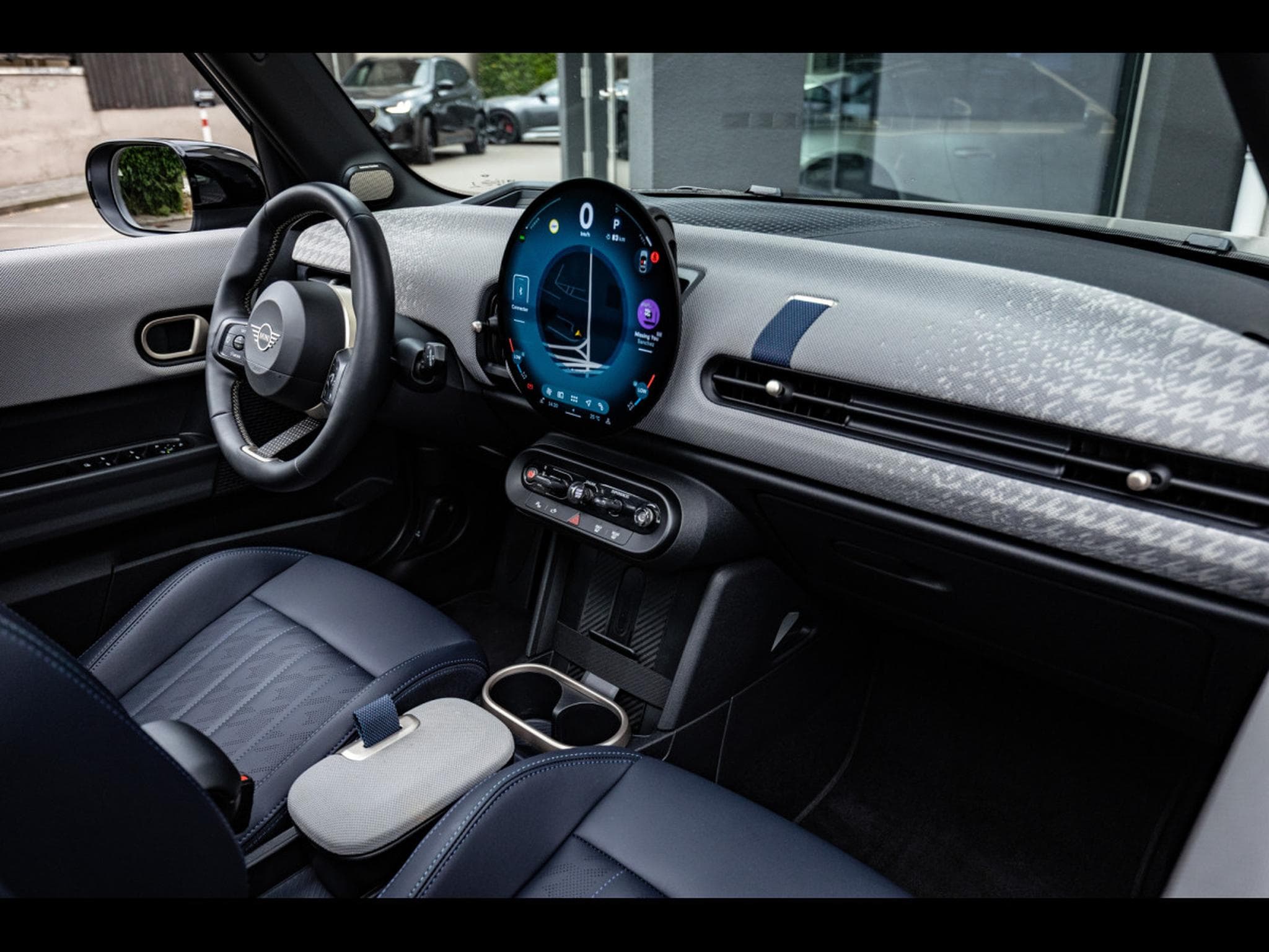 Mini Cooper S 5 PORTES AUTO FAVOURED TRIM - PACK XL - MELTING SILVER III (2025) - Photo 17