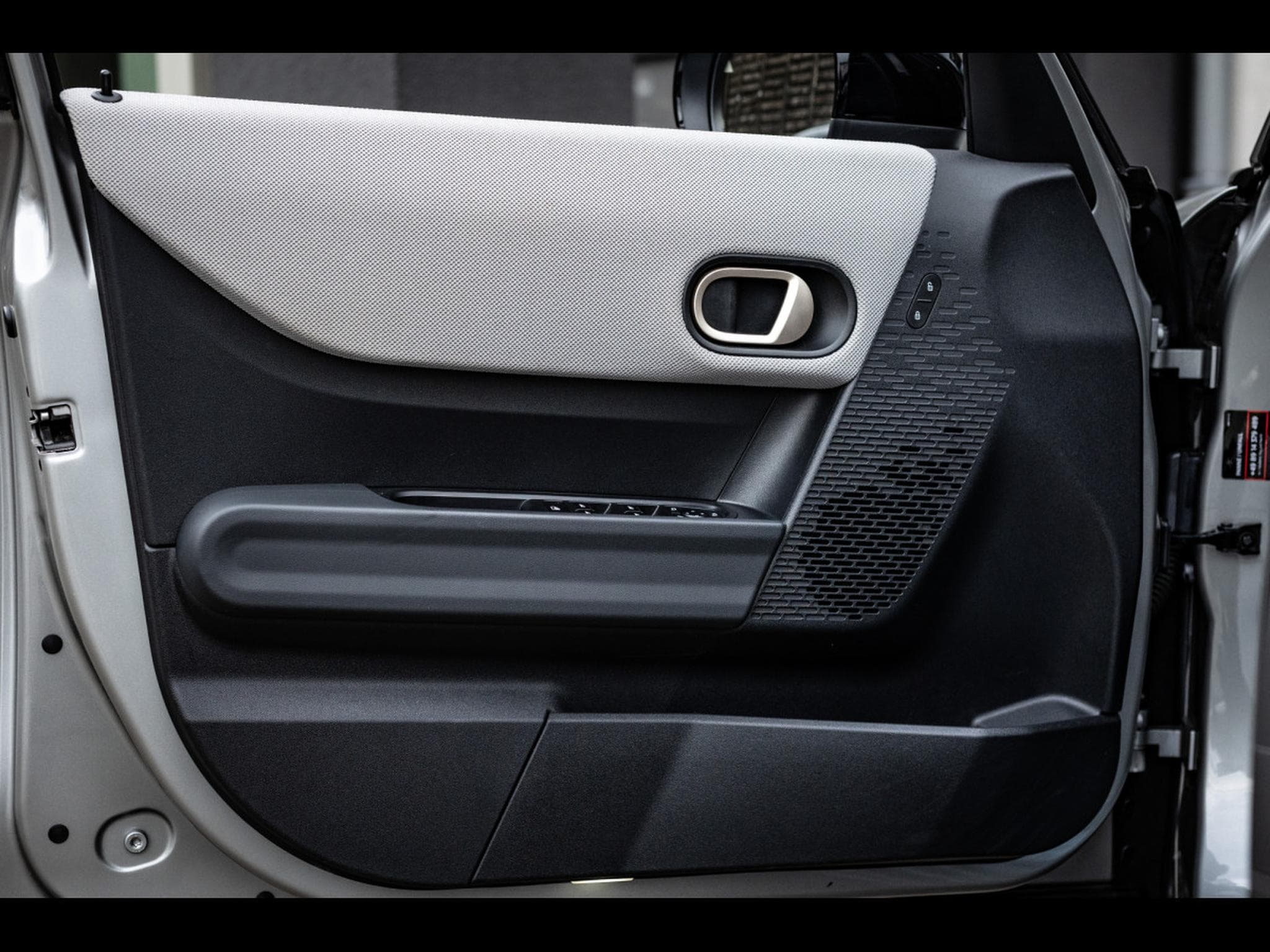 Mini Cooper S 5 PORTES AUTO FAVOURED TRIM - PACK XL - MELTING SILVER III (2025) - Photo 9