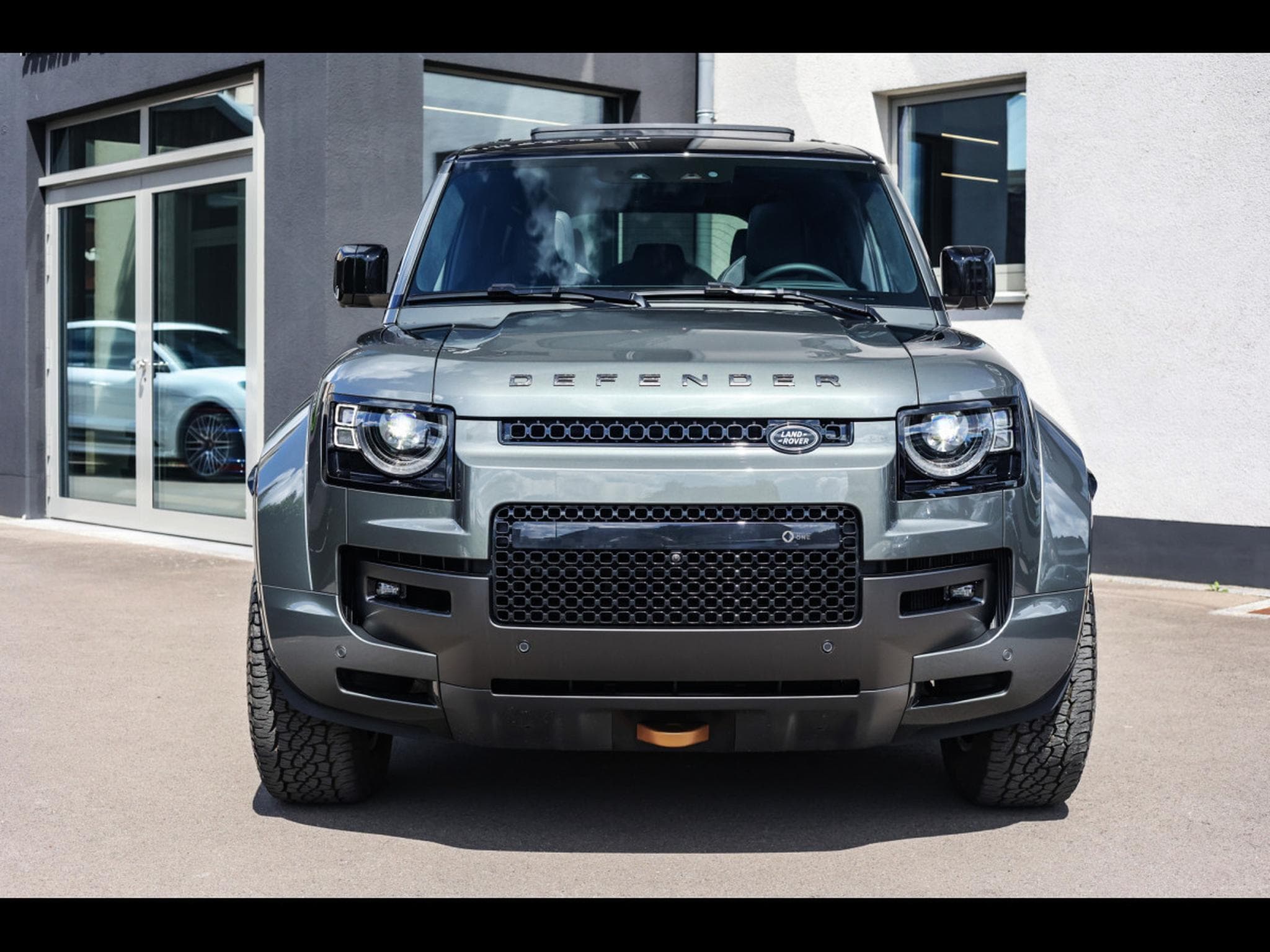 Land-Rover Defender 110 V8 P635 MHEV OCTA AWD EDITION ONE - FAROE GREEN - FULL S (2025) - Photo 4