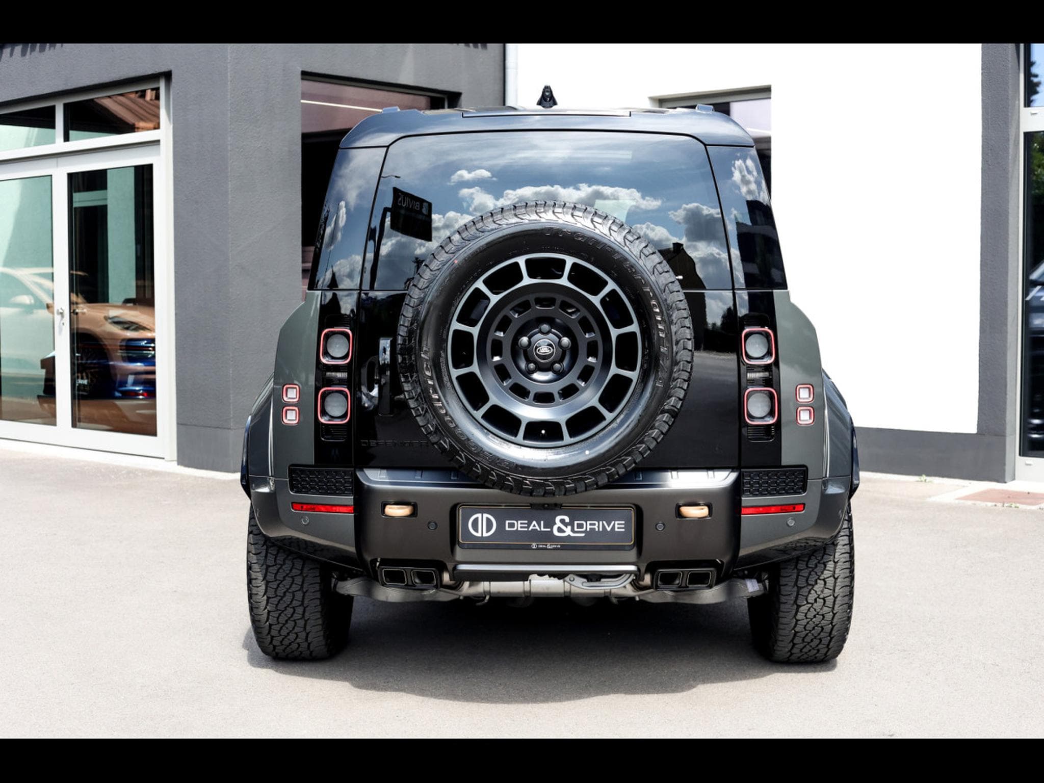 Land-Rover Defender 110 V8 P635 MHEV OCTA AWD EDITION ONE - FAROE GREEN - FULL S (2025) - Photo 5