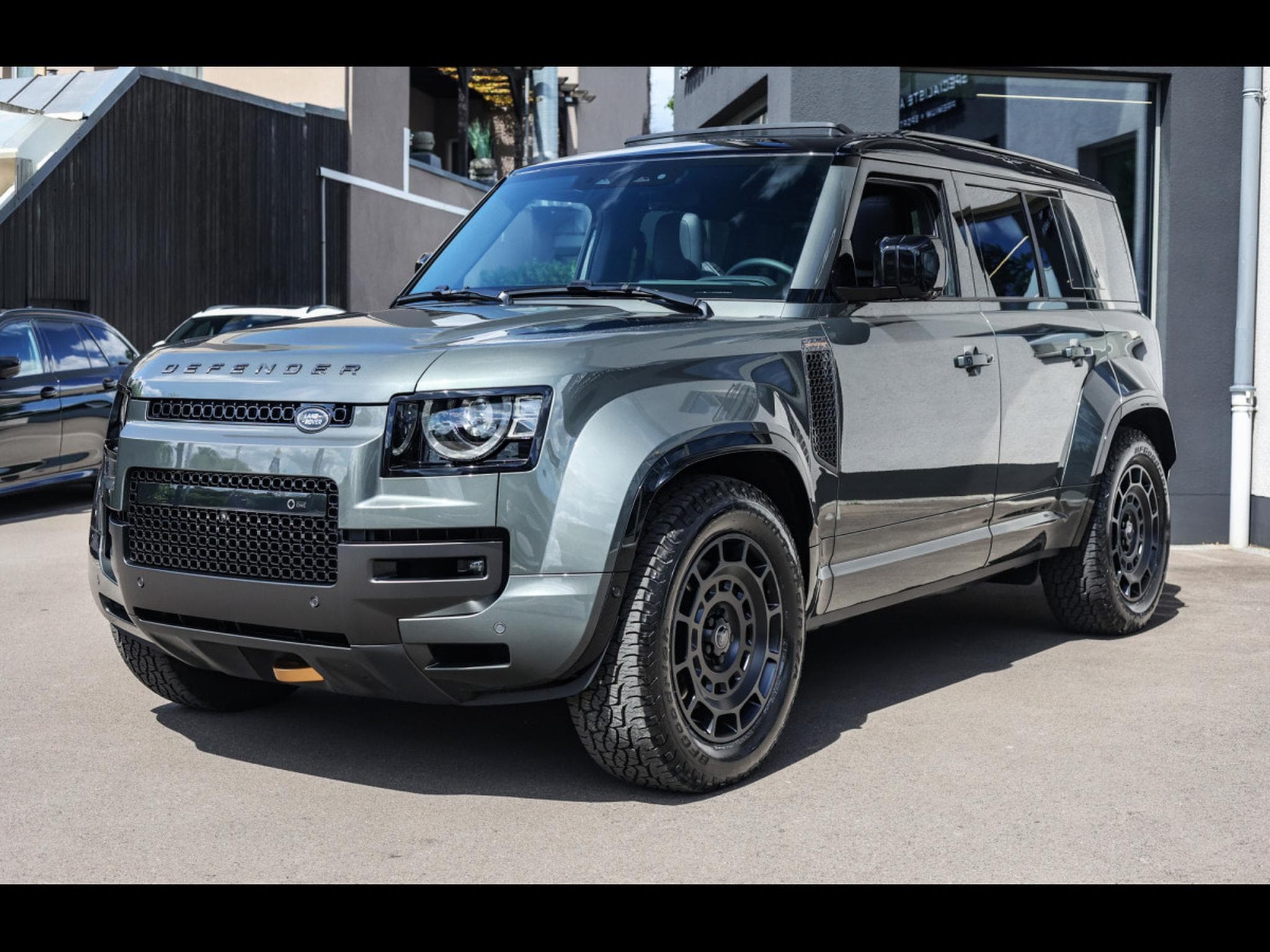 Land-Rover Defender 110 V8 P635 MHEV OCTA AWD EDITION ONE - FAROE GREEN - FULL S (2025) - Photo 7