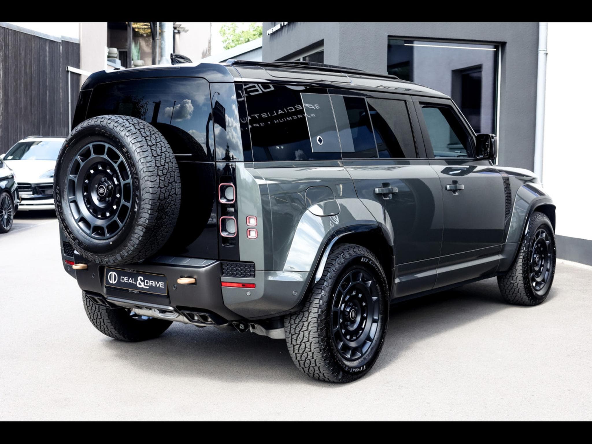 Land-Rover Defender 110 V8 P635 MHEV OCTA AWD EDITION ONE - FAROE GREEN - FULL S (2025) - Photo 8
