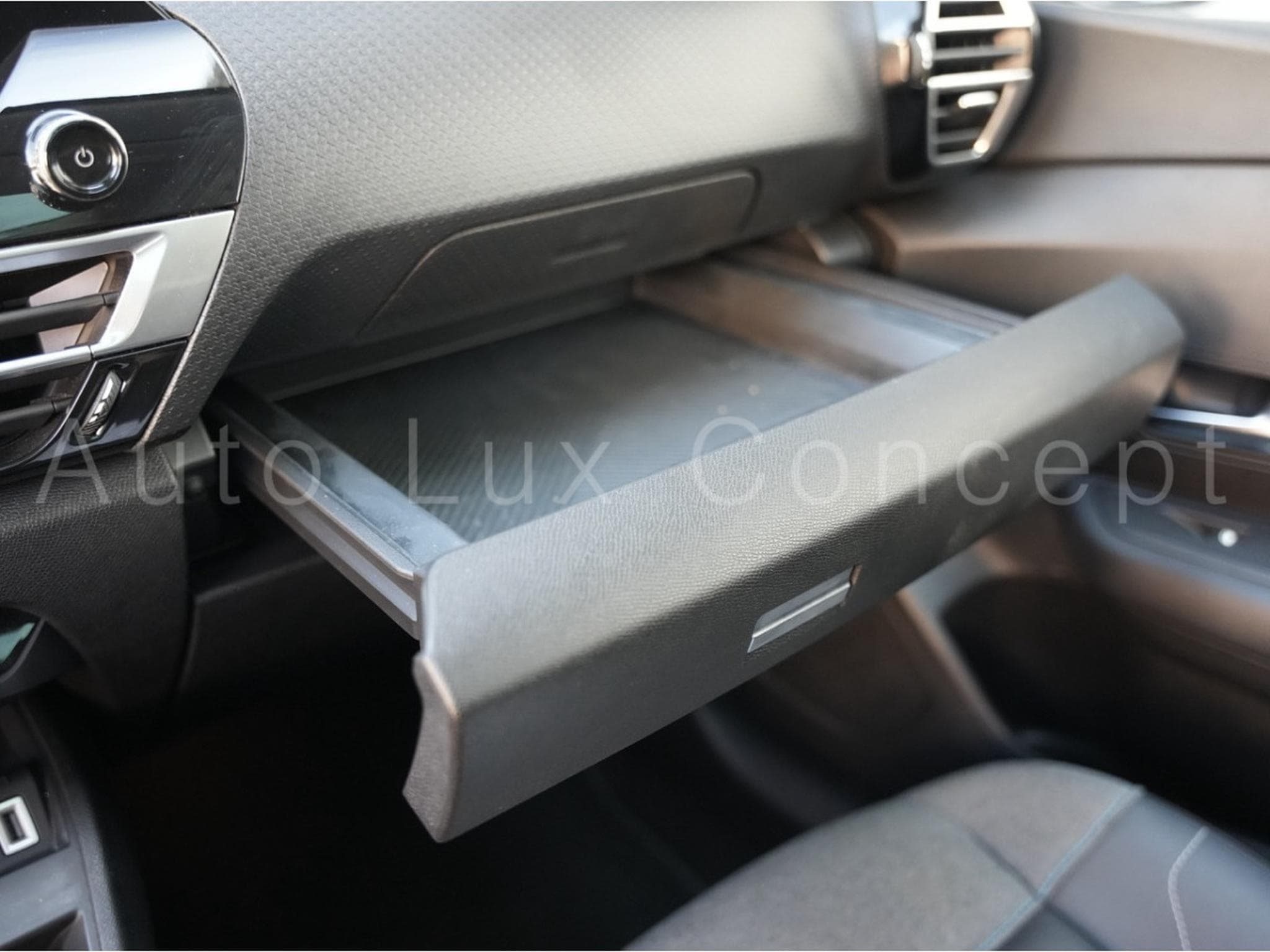 Citroën C4 1.5 BlueHDi 130 S&S EAT8 MAX (2024) - Photo 24