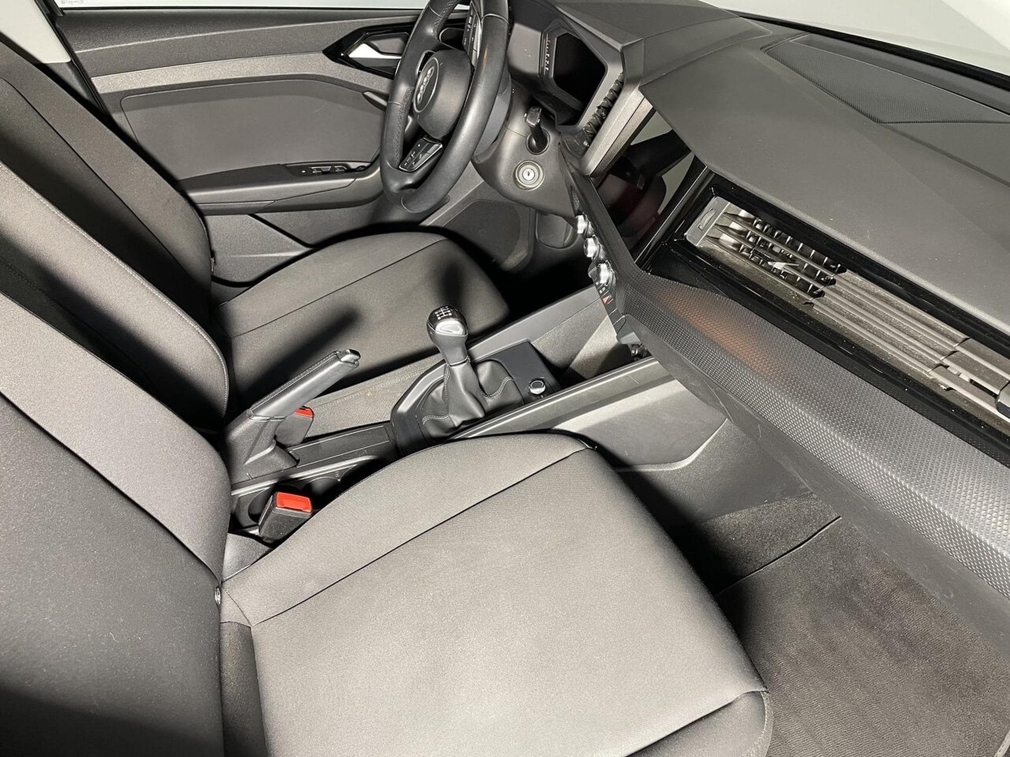 Audi A1 SPORTBACK 30 TFSI 110 BUSINESS CARPLAY (2023) - Photo 9