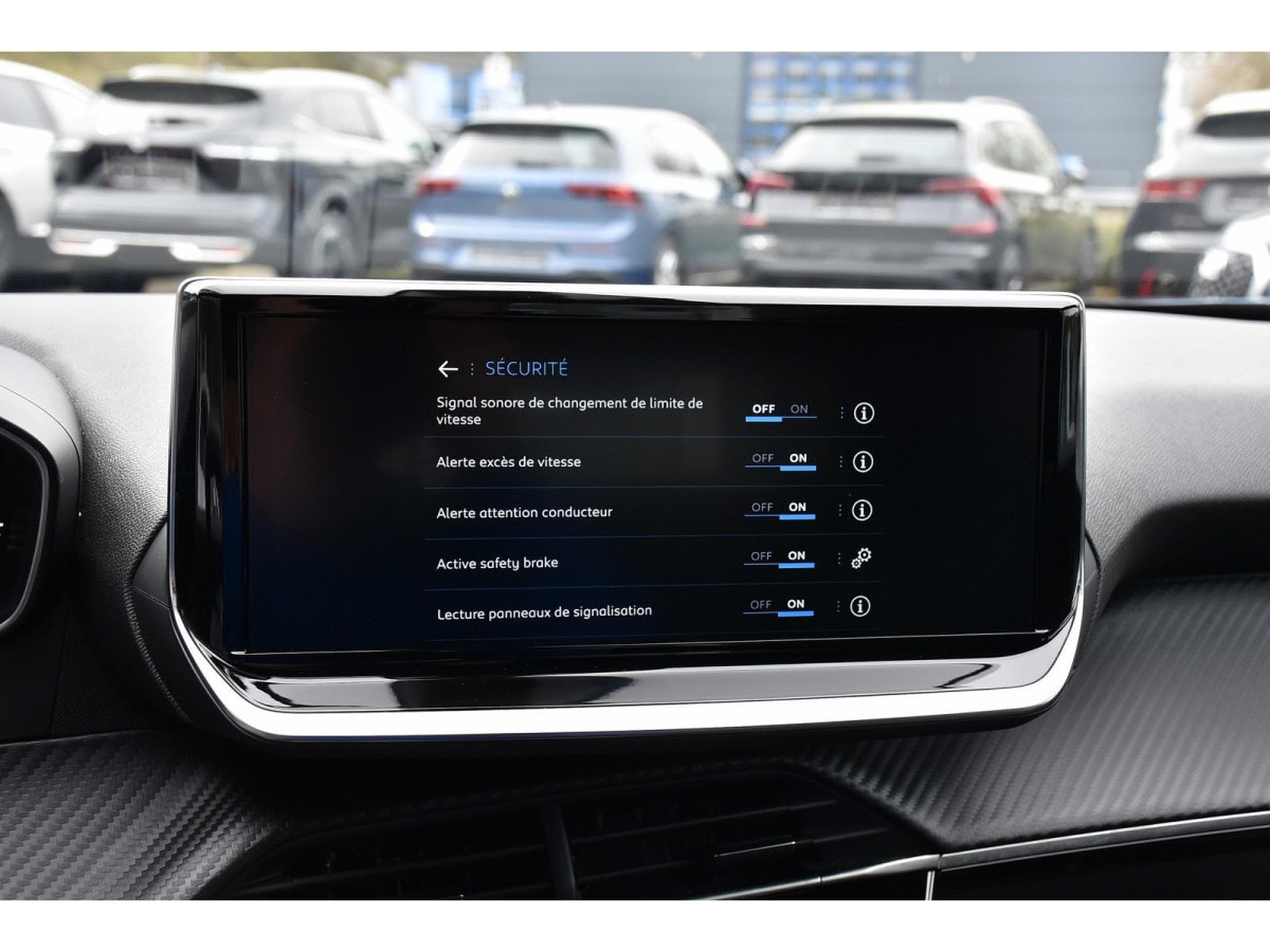 Peugeot 2008 1.2 Hybrid 145 e-DCS6 Style REGUL LANE PDC 1° MAIN (2025) - Photo 13