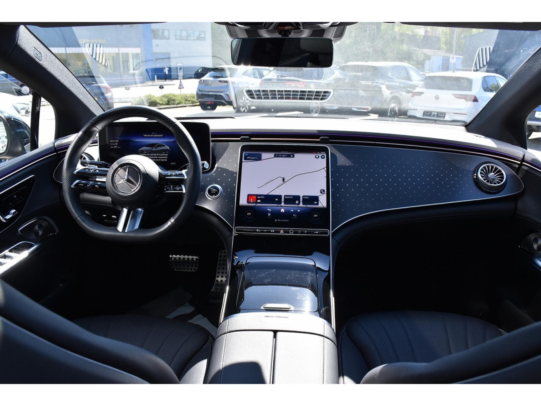 Mercedes EQE 300 AMG Line AIRMATIC DISTR CUIR MEMO PANO BURMESTER CAM360 (2025) - Photo 10