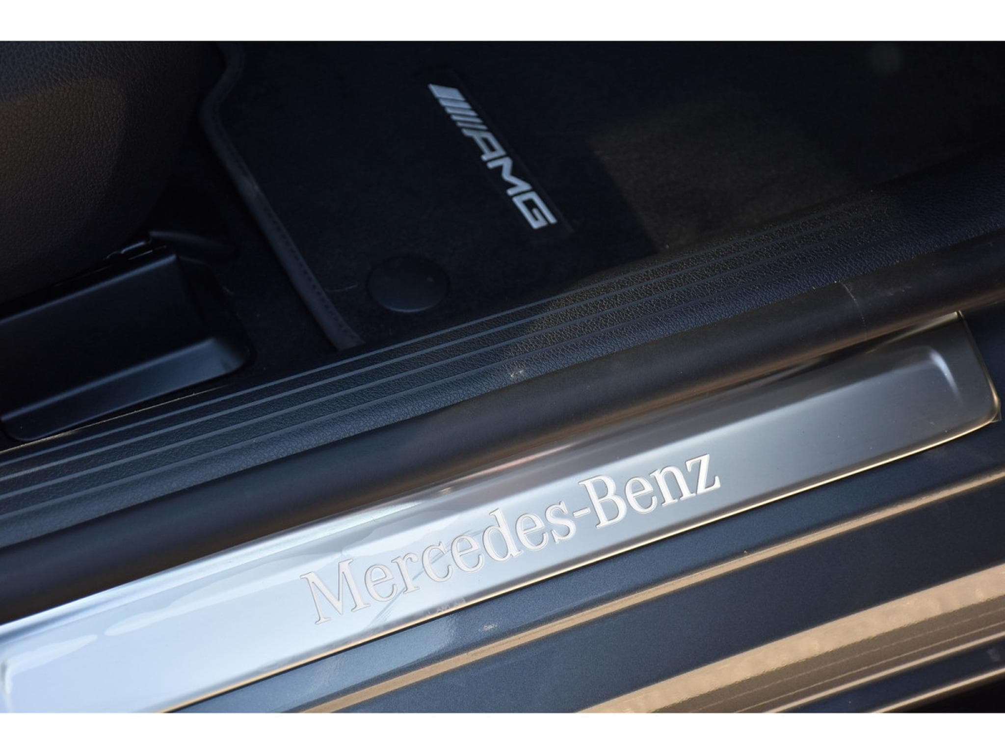 Mercedes EQE 300 AMG Line AIRMATIC DISTR CUIR MEMO PANO BURMESTER CAM360 (2025) - Photo 21