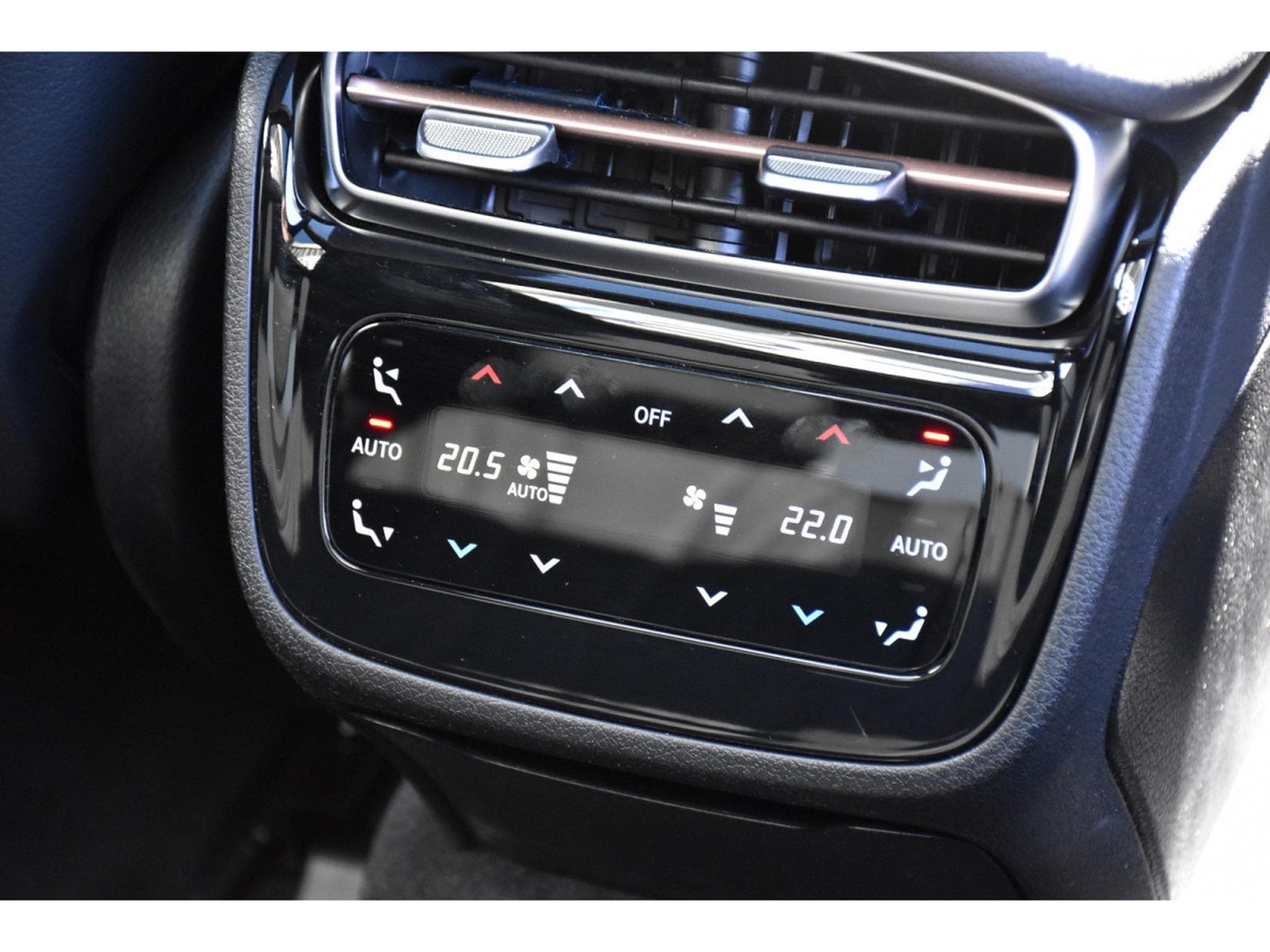 Mercedes EQE 300 AMG Line AIRMATIC DISTR CUIR MEMO PANO BURMESTER CAM360 (2025) - Photo 22