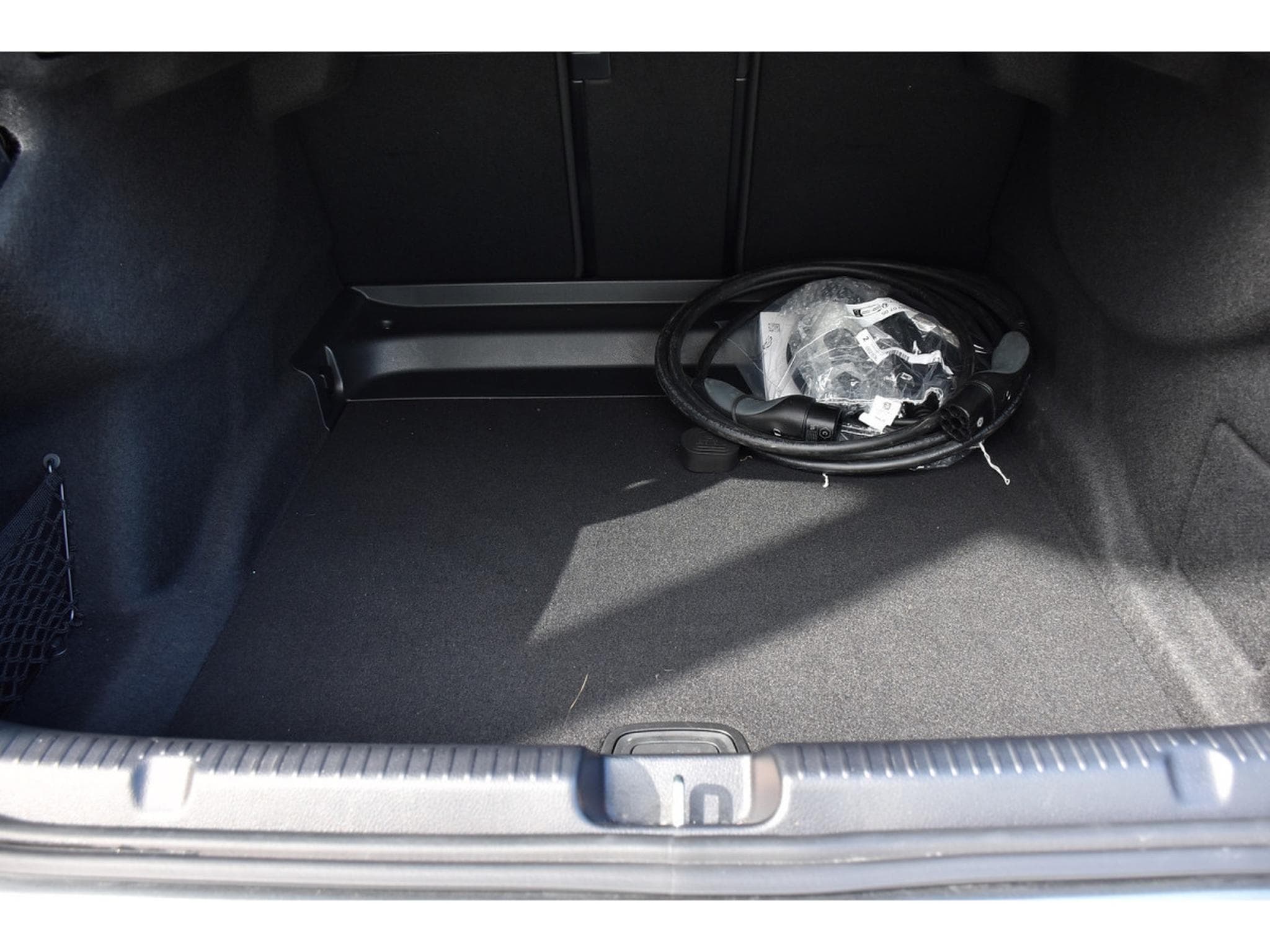 Mercedes EQE 300 AMG Line AIRMATIC DISTR CUIR MEMO PANO BURMESTER CAM360 (2025) - Photo 24