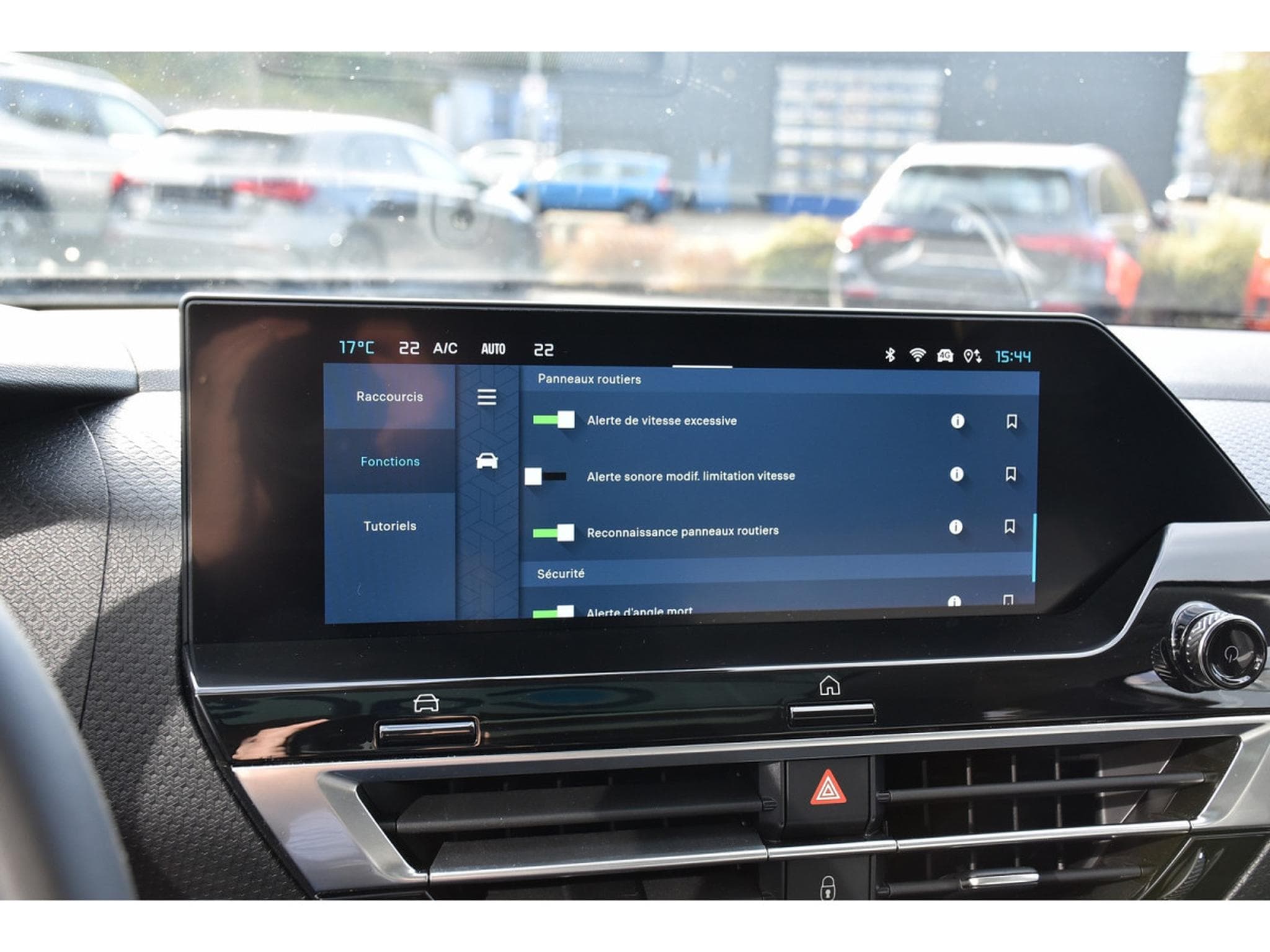 Citroën C4 1.2 PureTech 130 MAX CUIR TO HUD GPS LANE SIDE CAM360 1°MAIN (2024) - Photo 16