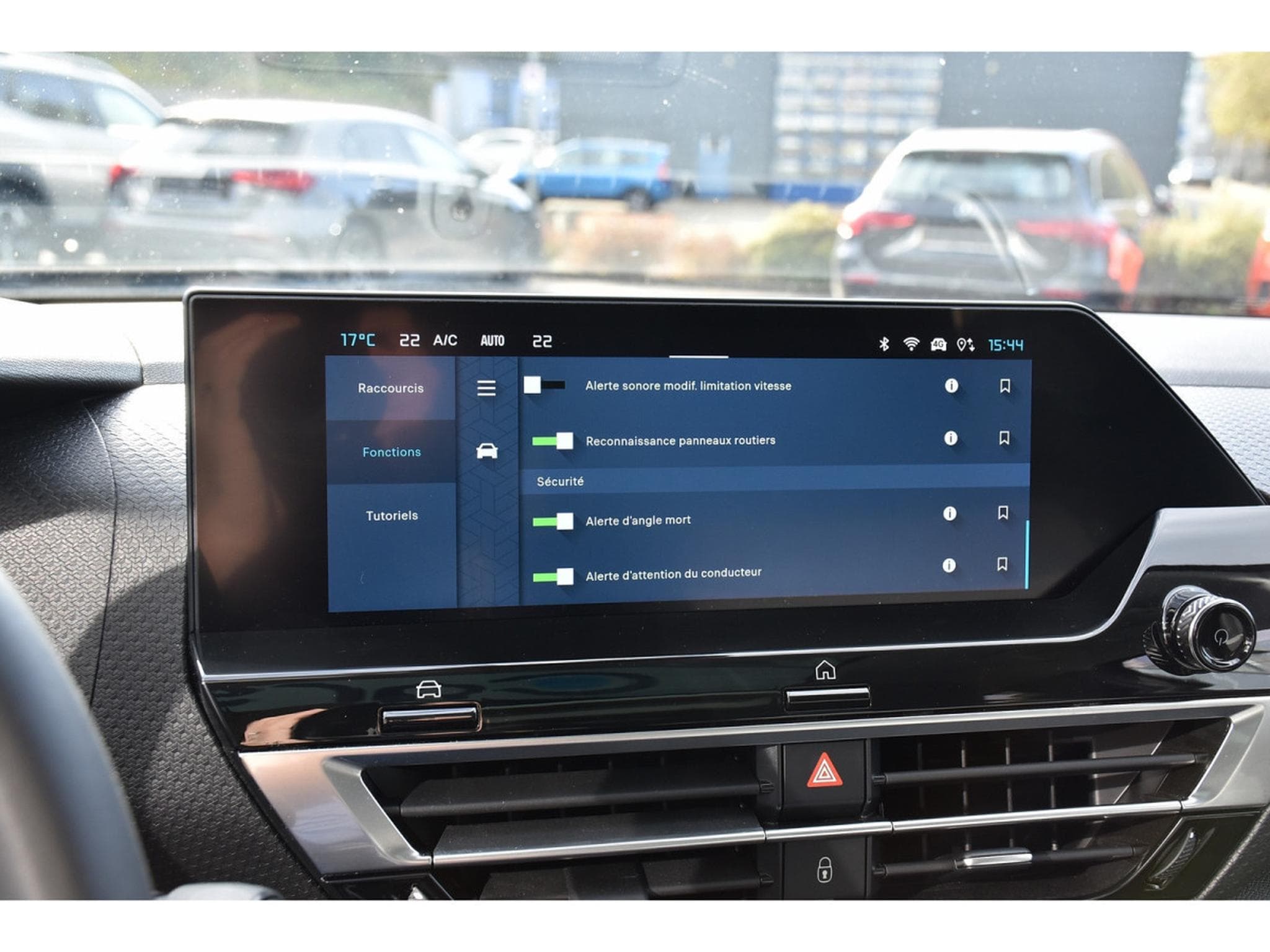 Citroën C4 1.2 PureTech 130 MAX CUIR TO HUD GPS LANE SIDE CAM360 1°MAIN (2024) - Photo 17