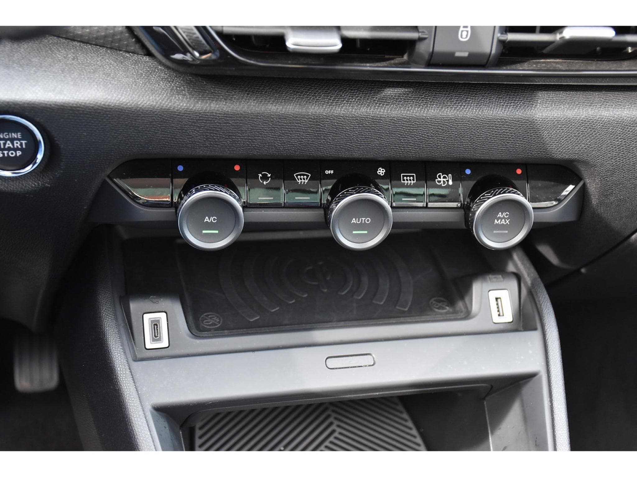 Citroën C4 1.2 PureTech 130 MAX CUIR TO HUD GPS LANE SIDE CAM360 1°MAIN (2024) - Photo 21