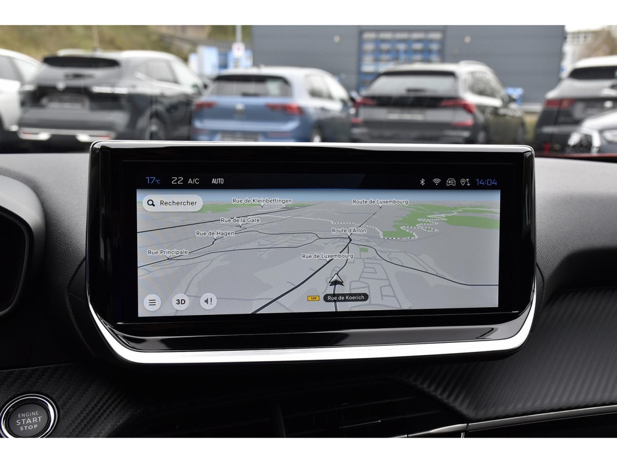Peugeot 2008 1.2 Hybrid 145 Allure e-DCS6 ACC LANE SIDE GPS CAM360 1°MAIN (2025) - Photo 10