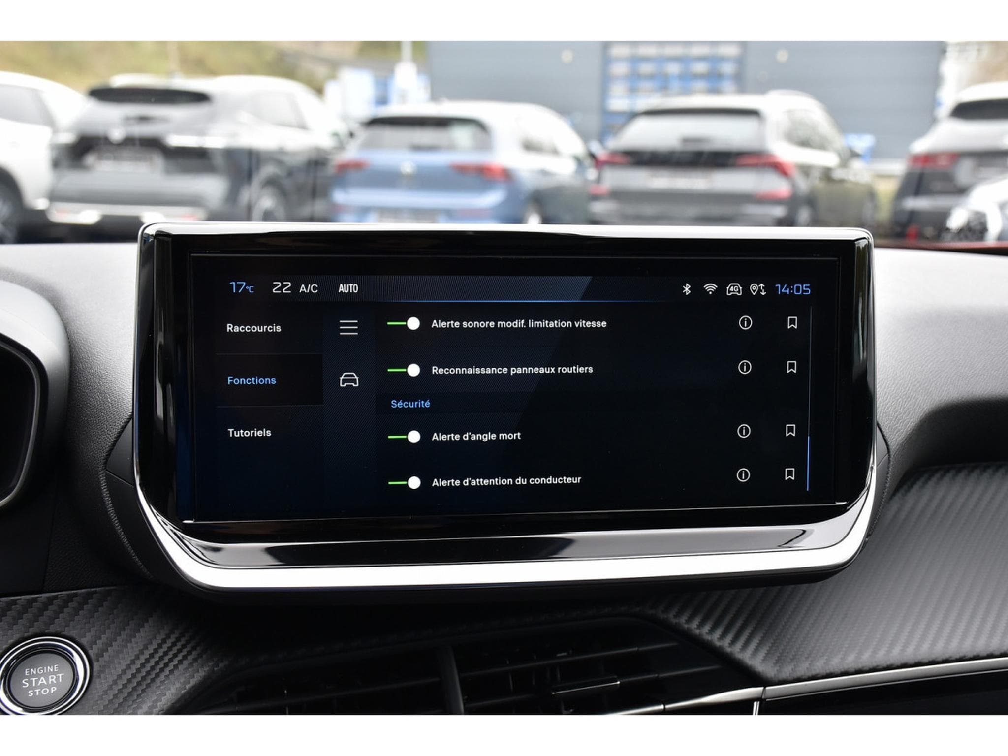Peugeot 2008 1.2 Hybrid 145 Allure e-DCS6 ACC LANE SIDE GPS CAM360 1°MAIN (2025) - Photo 18