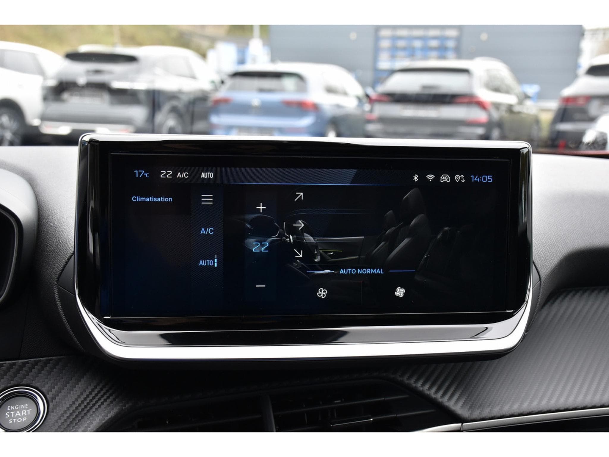 Peugeot 2008 1.2 Hybrid 145 Allure e-DCS6 ACC LANE SIDE GPS CAM360 1°MAIN (2025) - Photo 19
