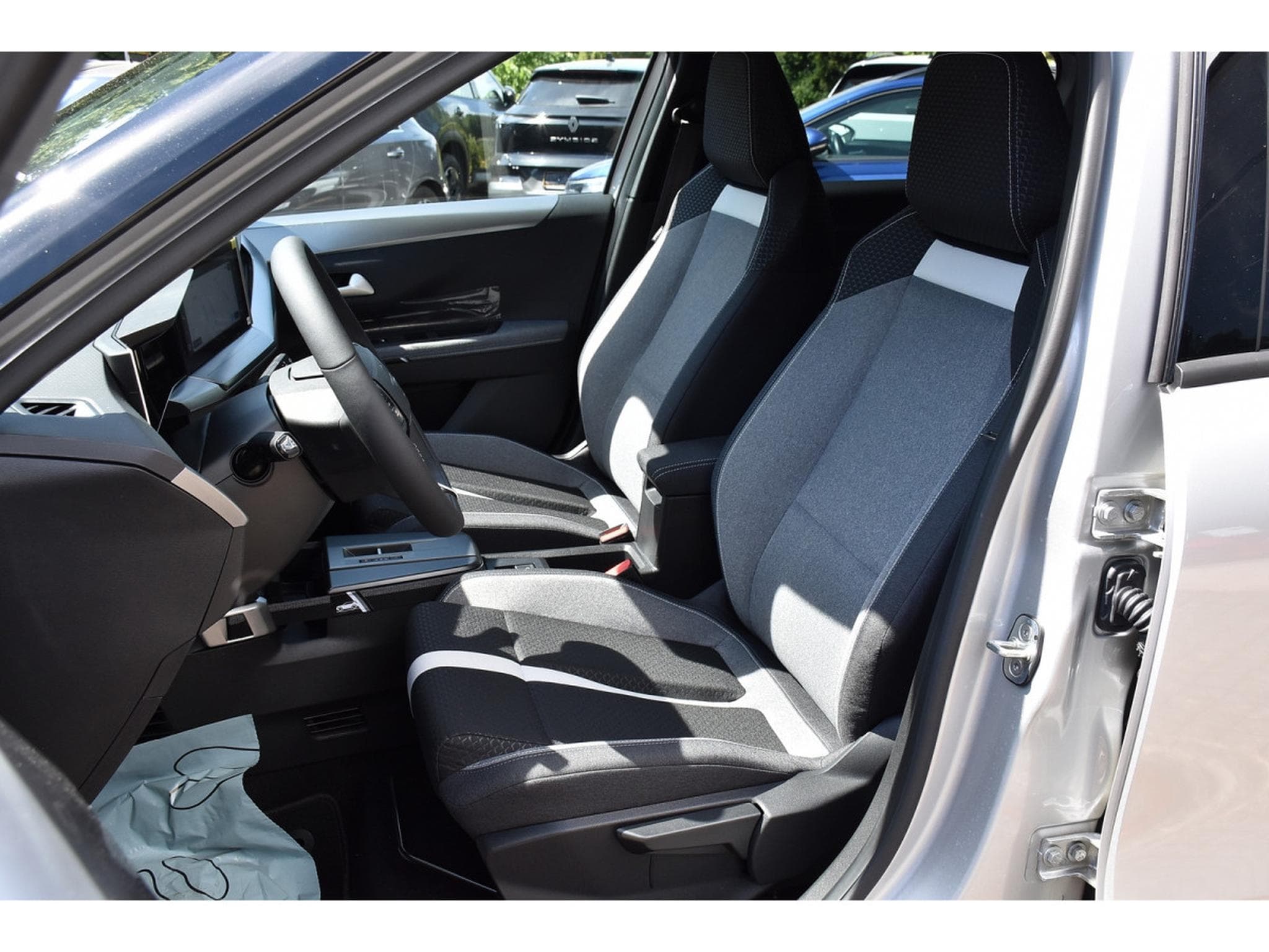 Opel Frontera 1.2 Turbo Hybrid GS e-DCT6 7 Pl. SG CHFF GPS SIDE CAM NEUF (2026) - Photo 6