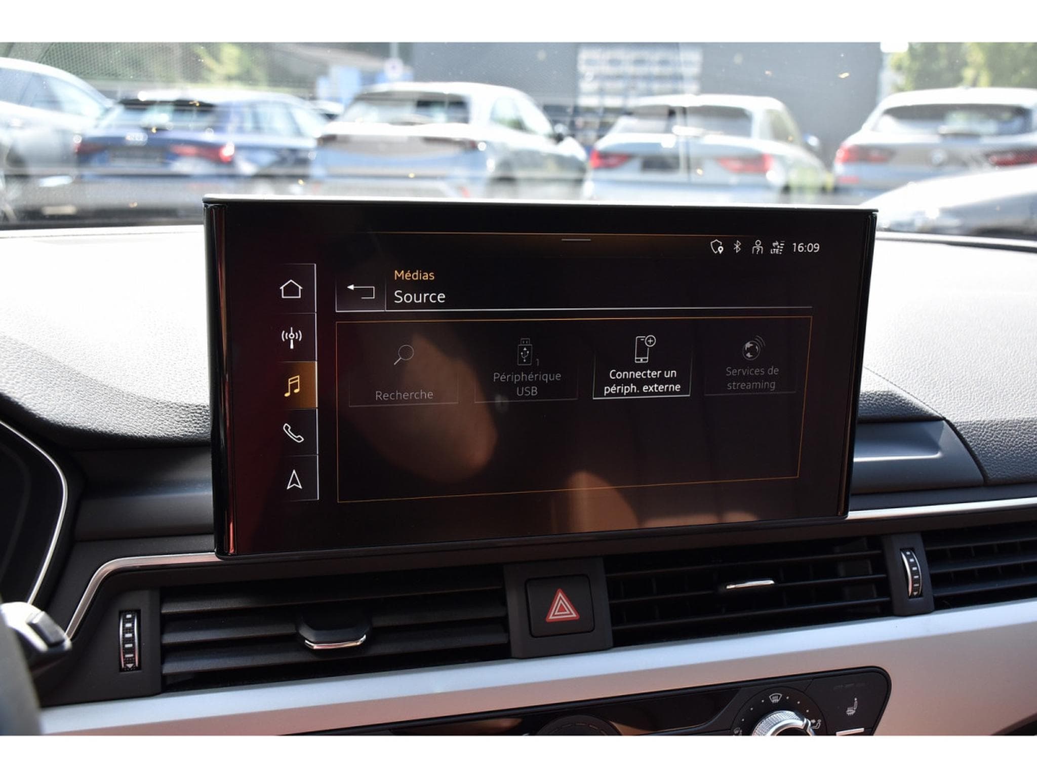 Audi A4 40 TDI Quattro S-Tronic CUIR GPS ATT RMQ CAM 1° MAIN (2022) - Photo 11