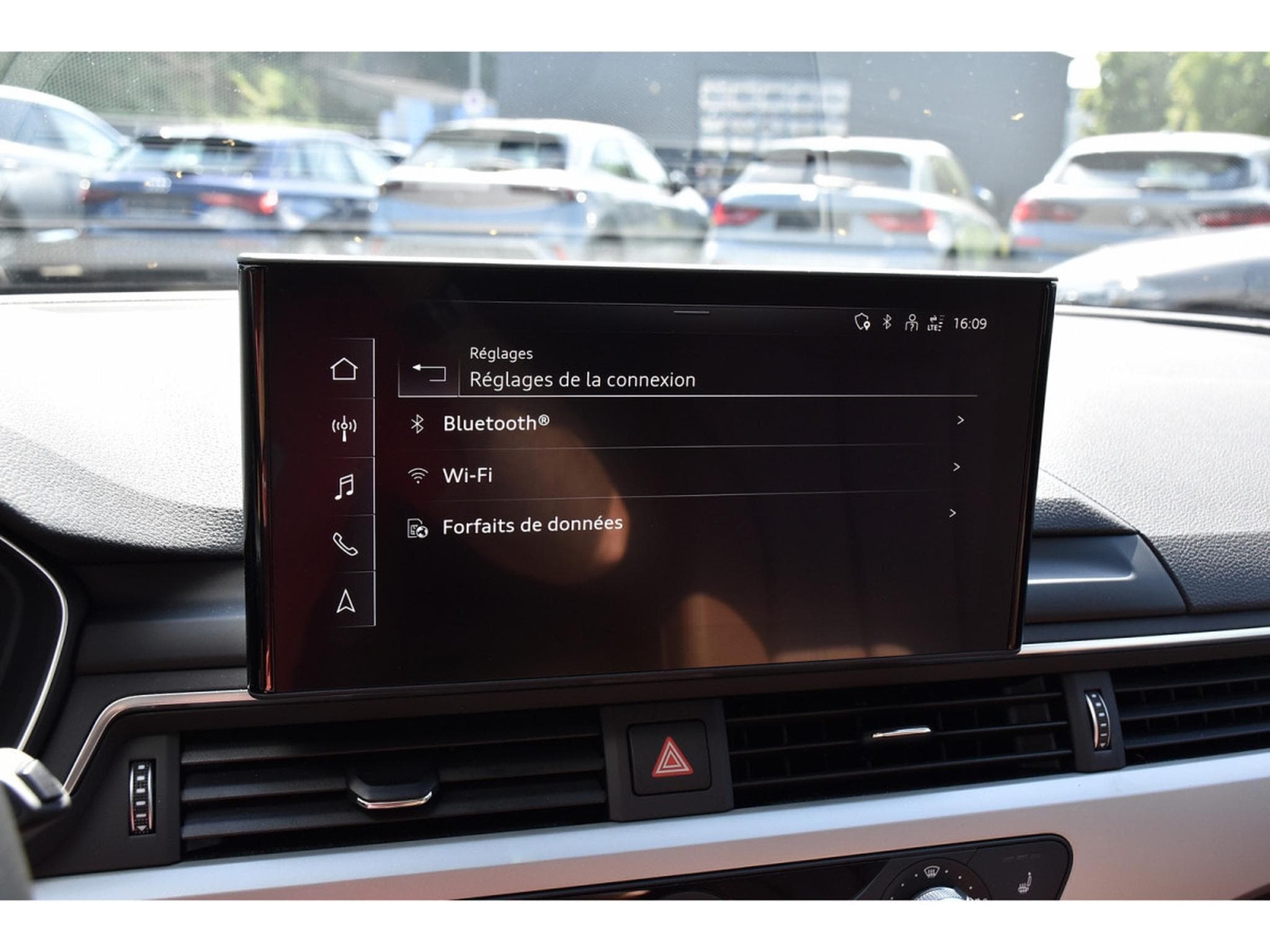 Audi A4 40 TDI Quattro S-Tronic CUIR GPS ATT RMQ CAM 1° MAIN (2022) - Photo 12