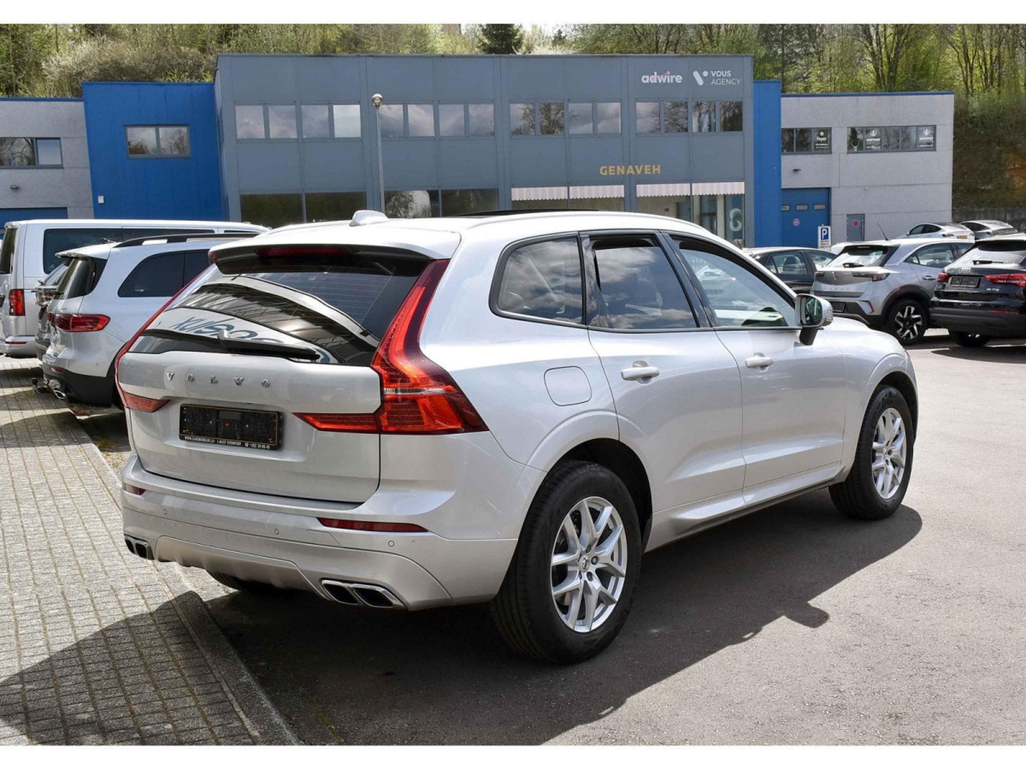 Volvo XC60 2.0 T5 Momentum Geartronic MEMO PANO BLIS CAM360 1° MAIN (2019) - Photo 4
