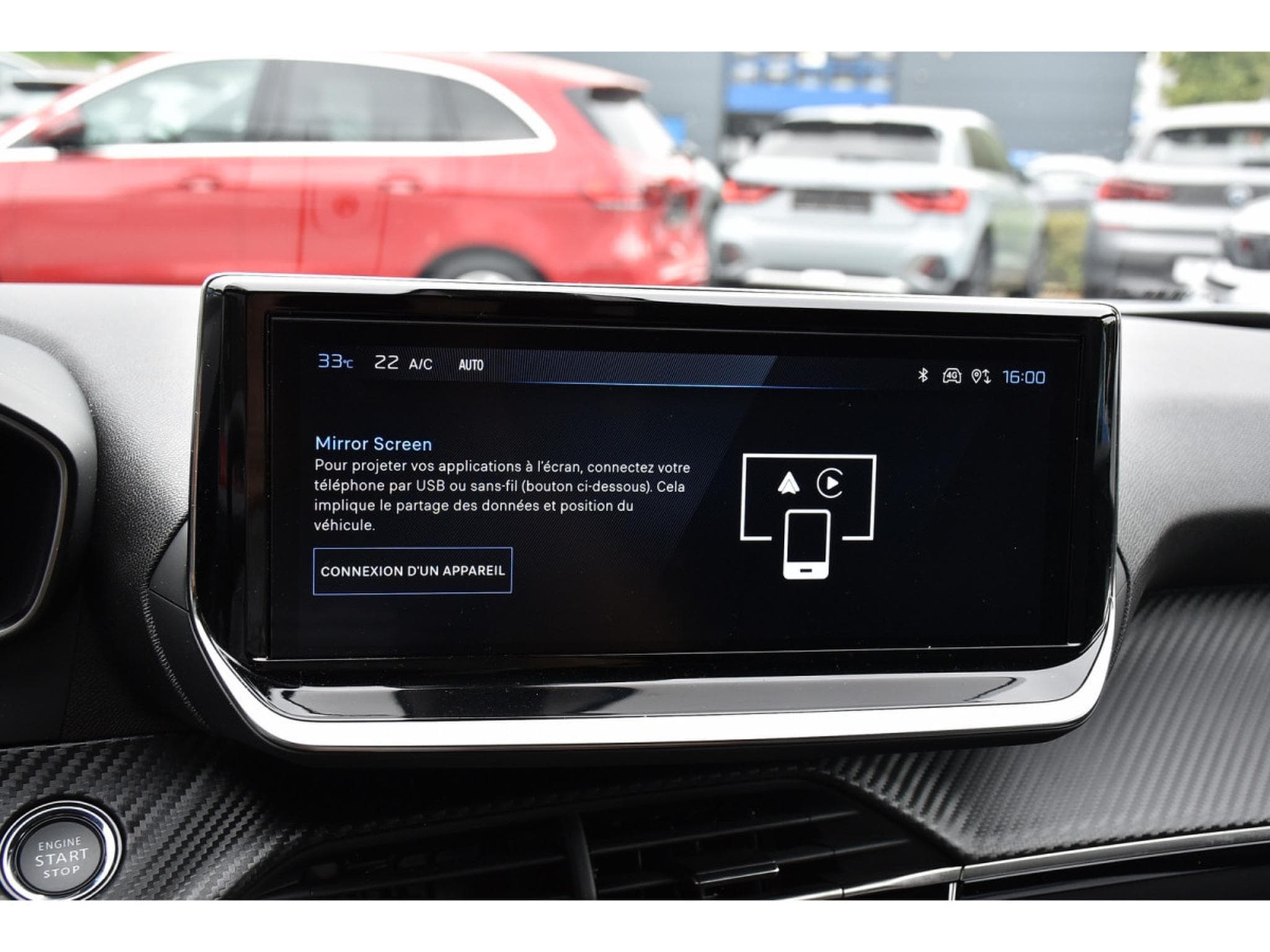 Peugeot 2008 1.2 PureTech Allure ACC GPS LANE SIDE REGUL CAM 360 1° MAIN (2025) - Photo 12