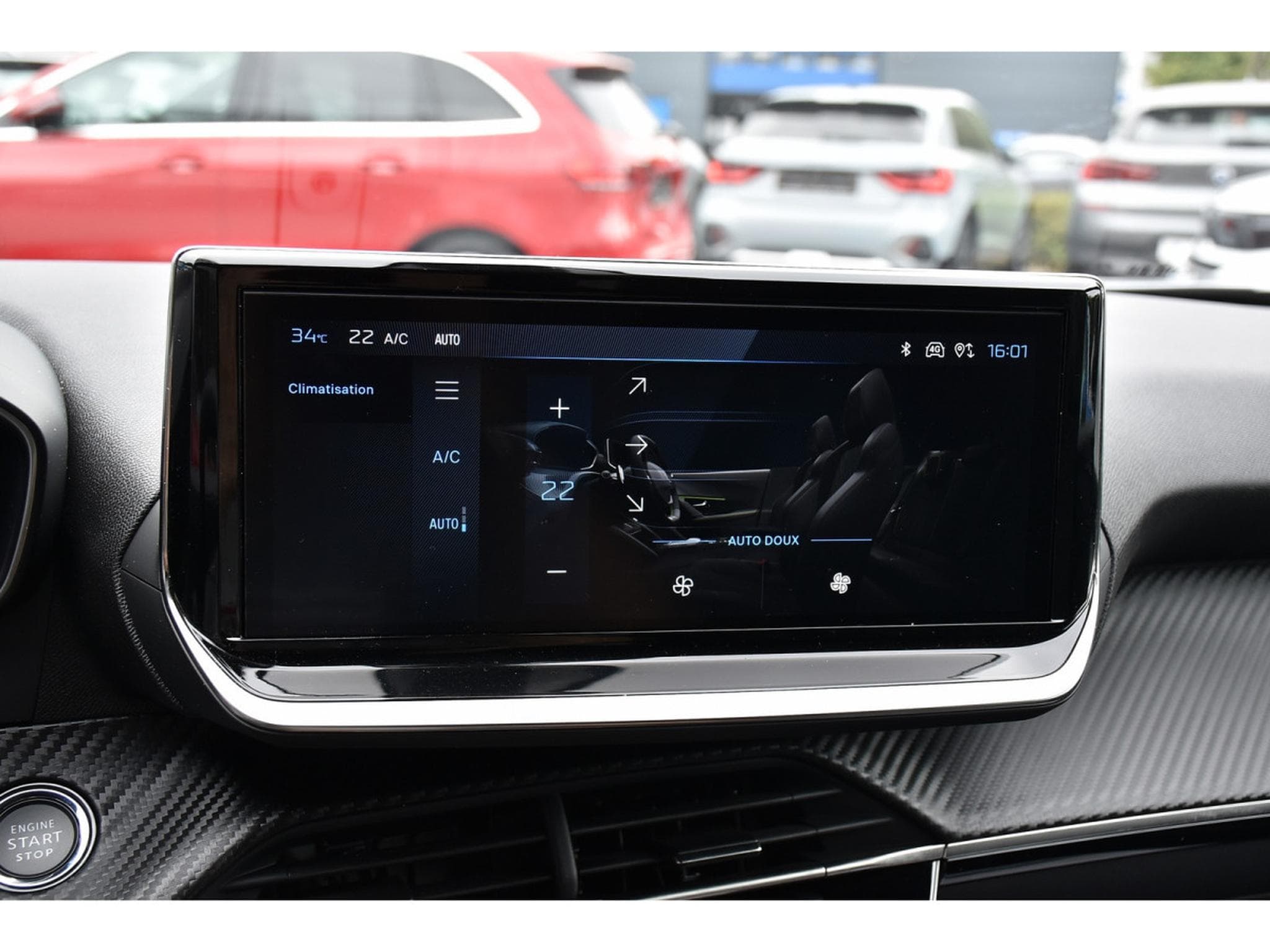 Peugeot 2008 1.2 PureTech Allure ACC GPS LANE SIDE REGUL CAM 360 1° MAIN (2025) - Photo 18