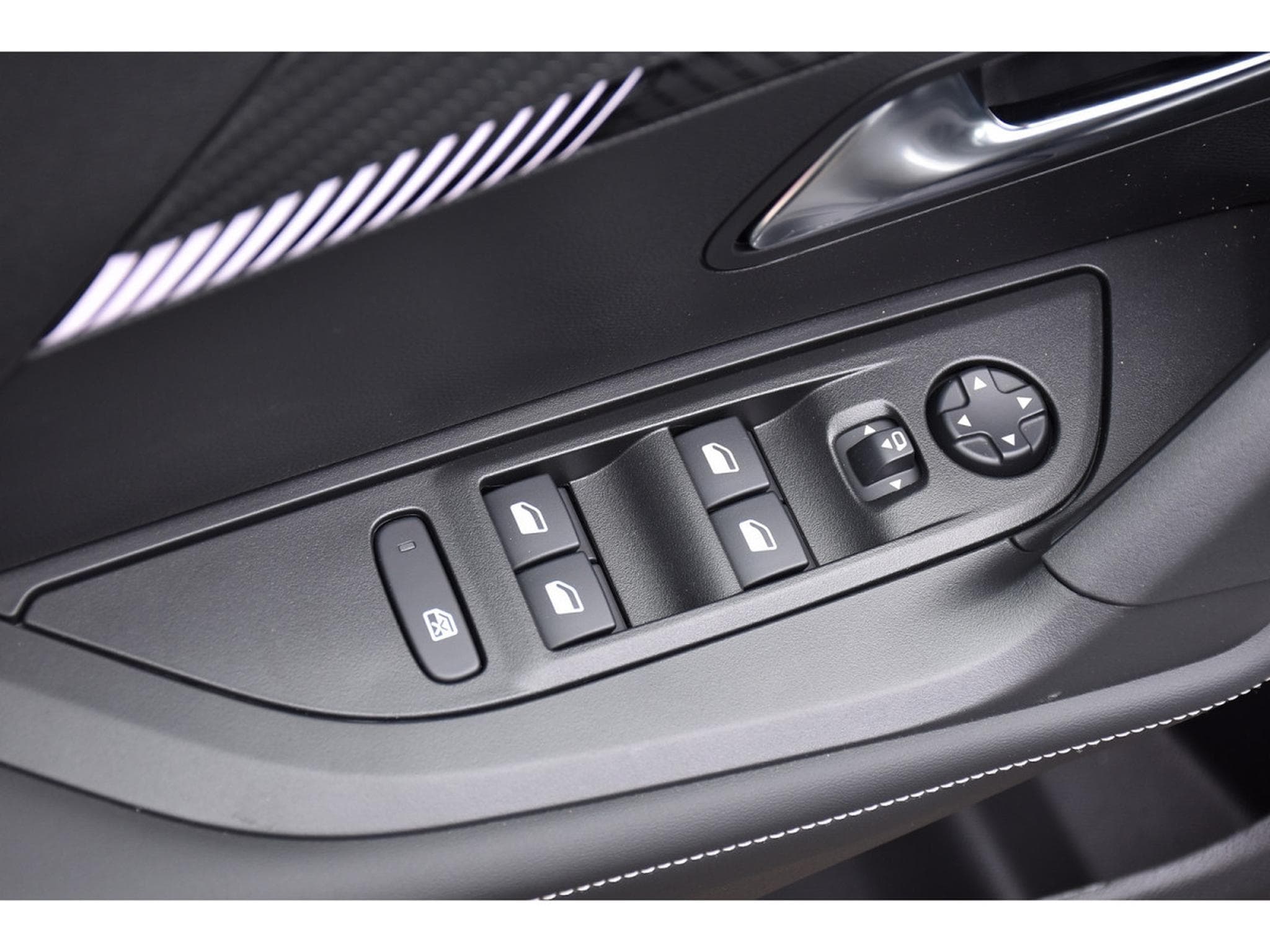 Peugeot 2008 1.2 PureTech Allure ACC GPS LANE SIDE REGUL CAM 360 1° MAIN (2025) - Photo 23